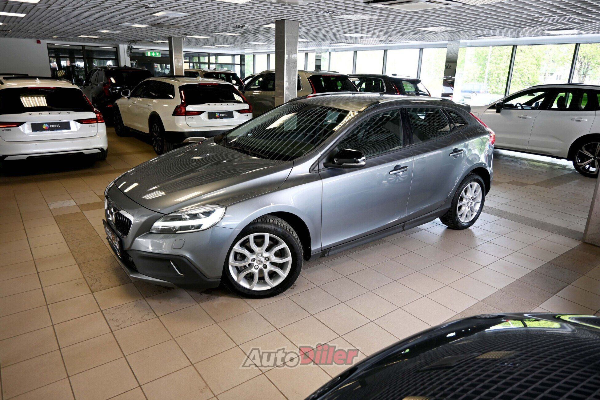 Volvo V40 Cross Country 2016, photo 6/10