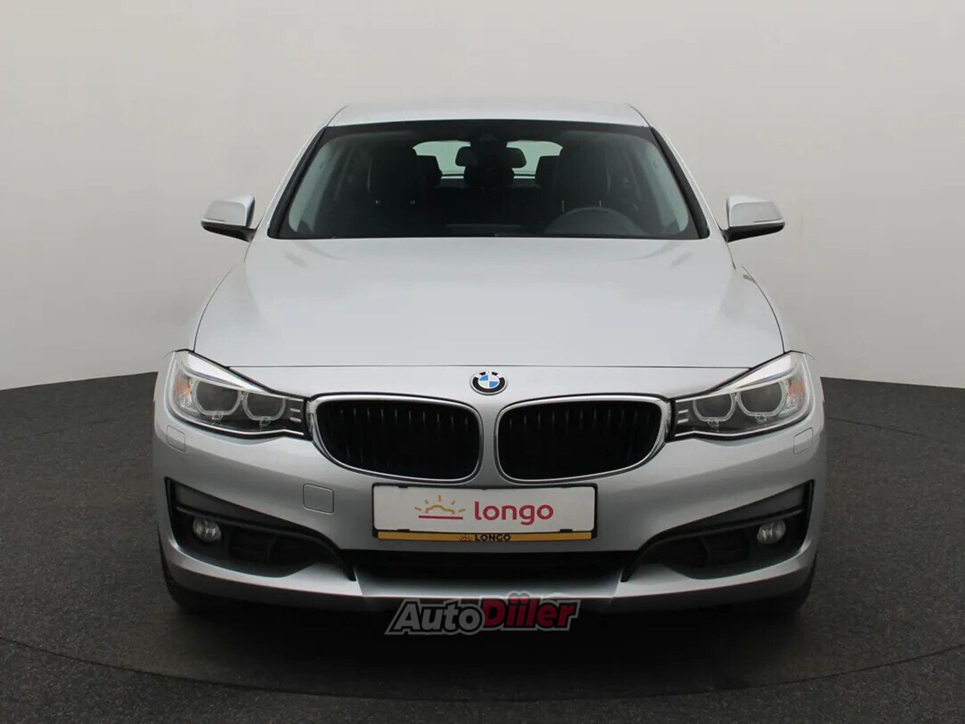 BMW 320 2016, photo 3/10