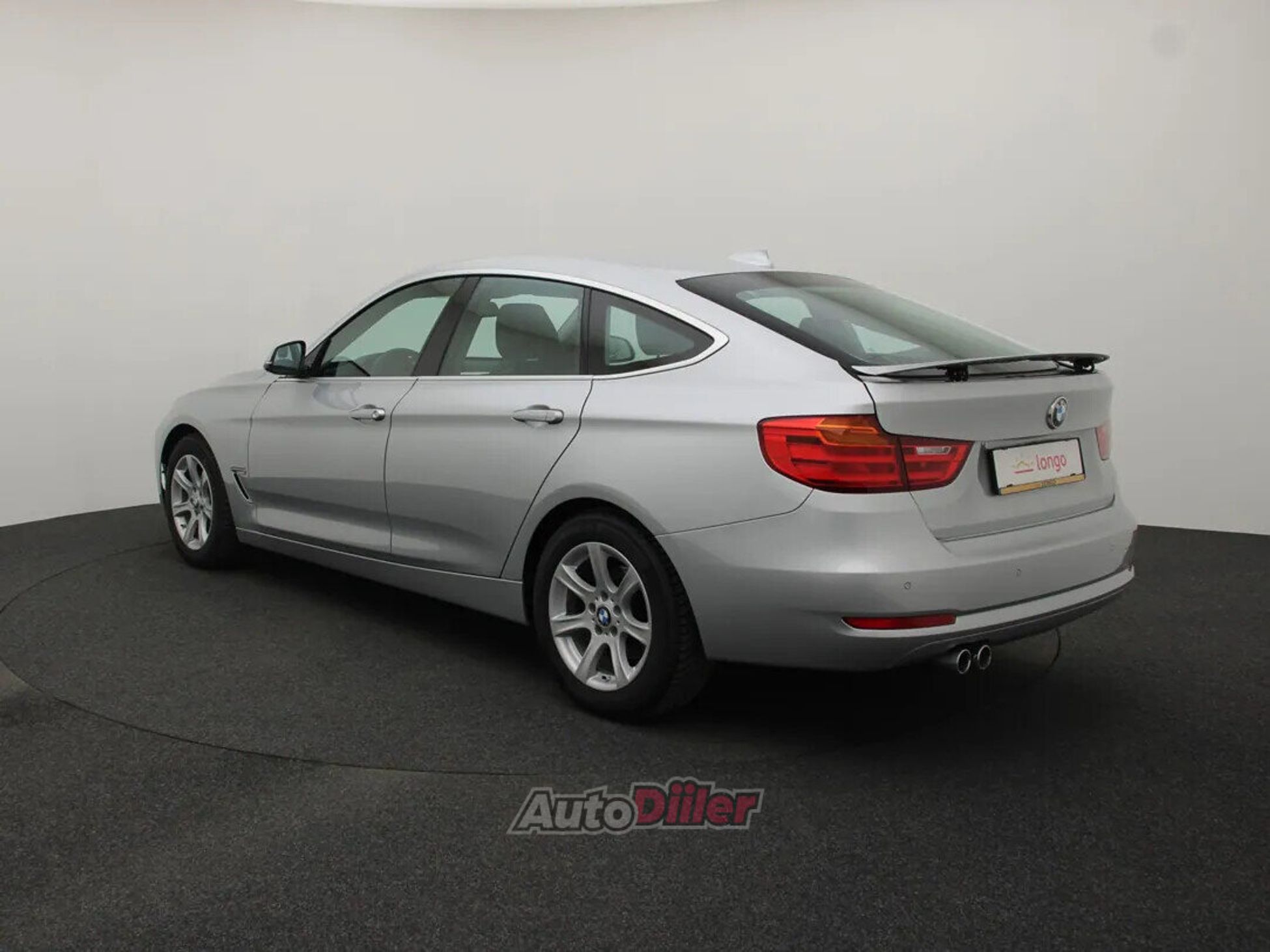 BMW 320 2016, photo 7/10