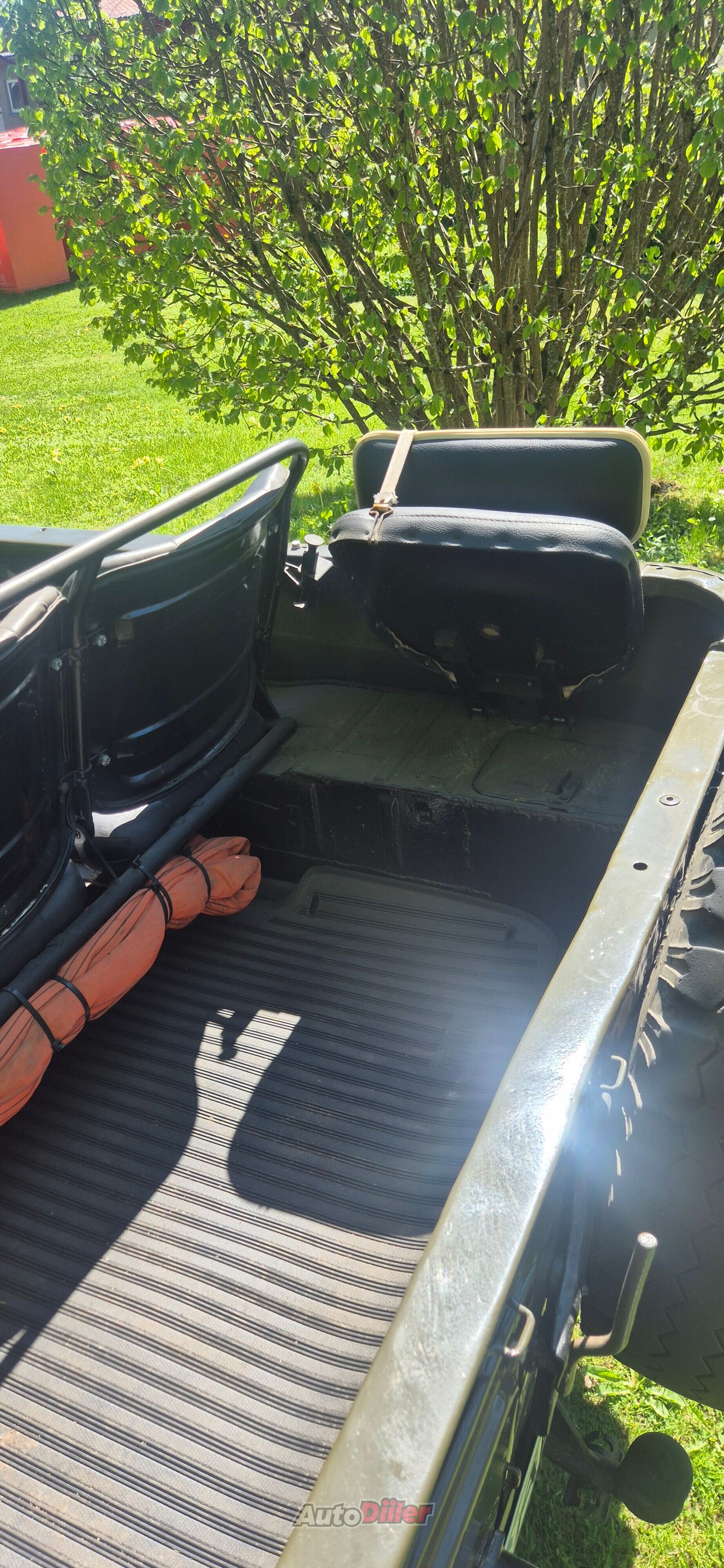 UAZ 469B 2.2 49kW 1974, kuva 6/10