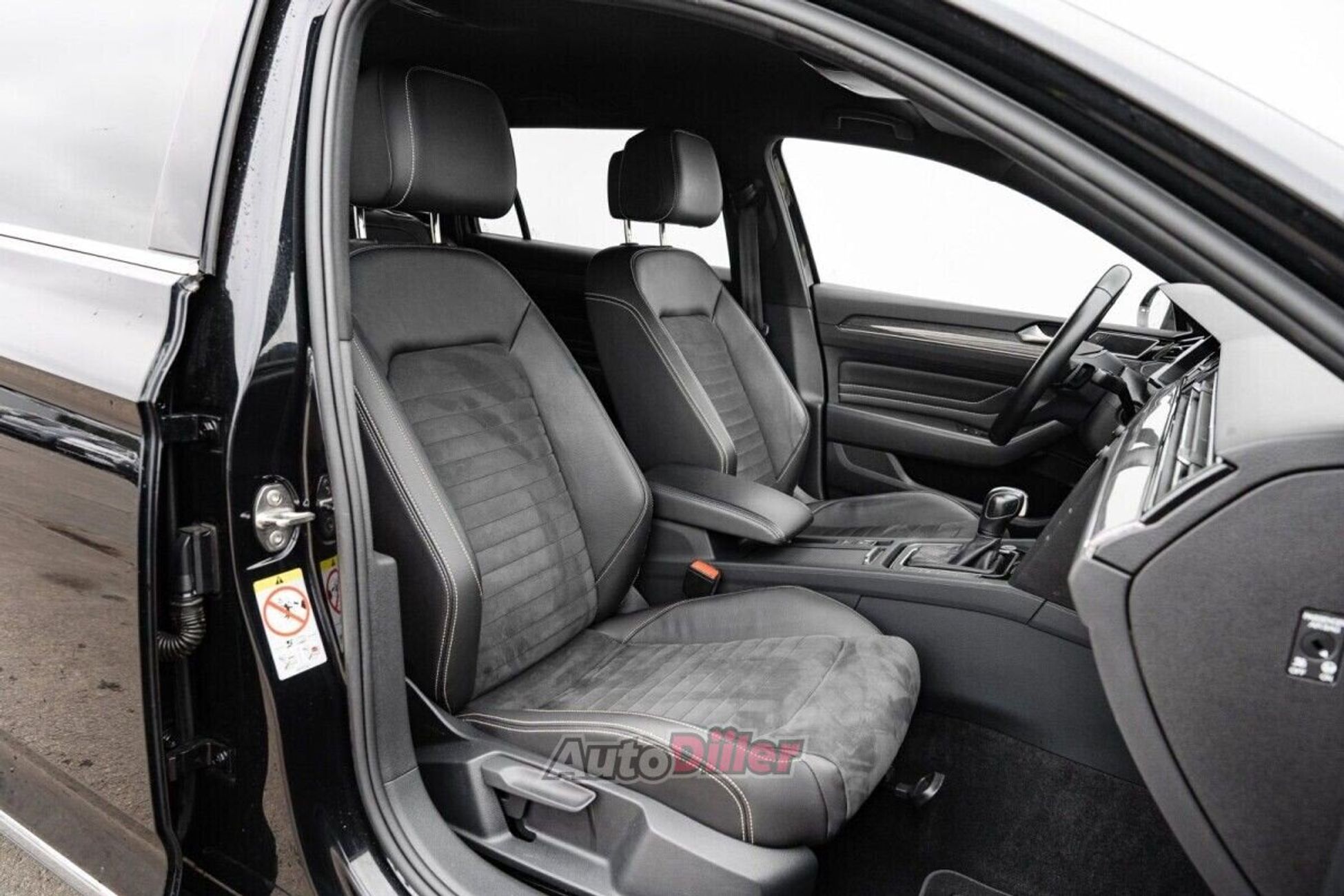 Volkswagen Passat 2.0 110kW 2022, photo 5/10