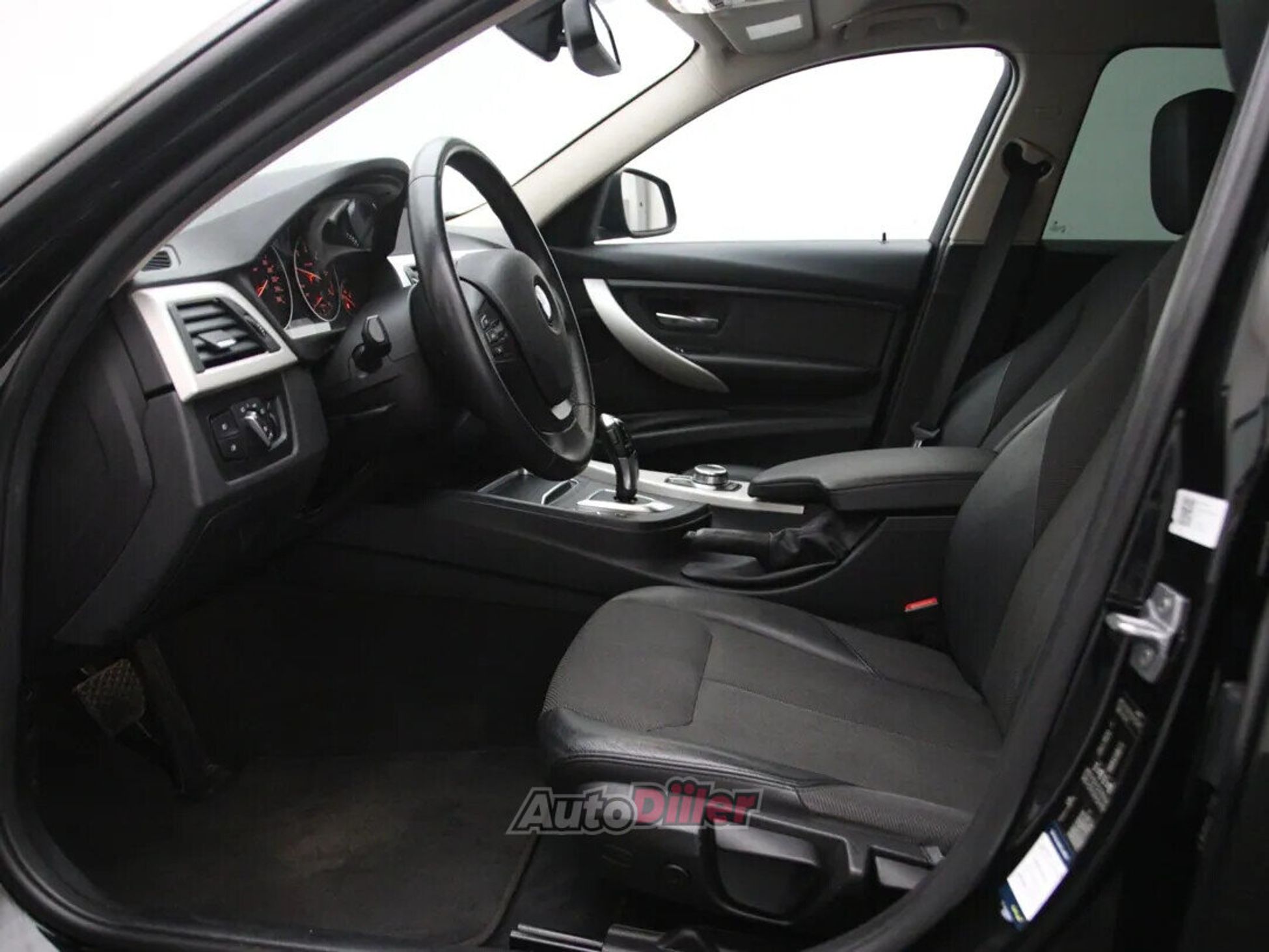 BMW 320 Advantage 2.0 140kW 2018, photo 4/10