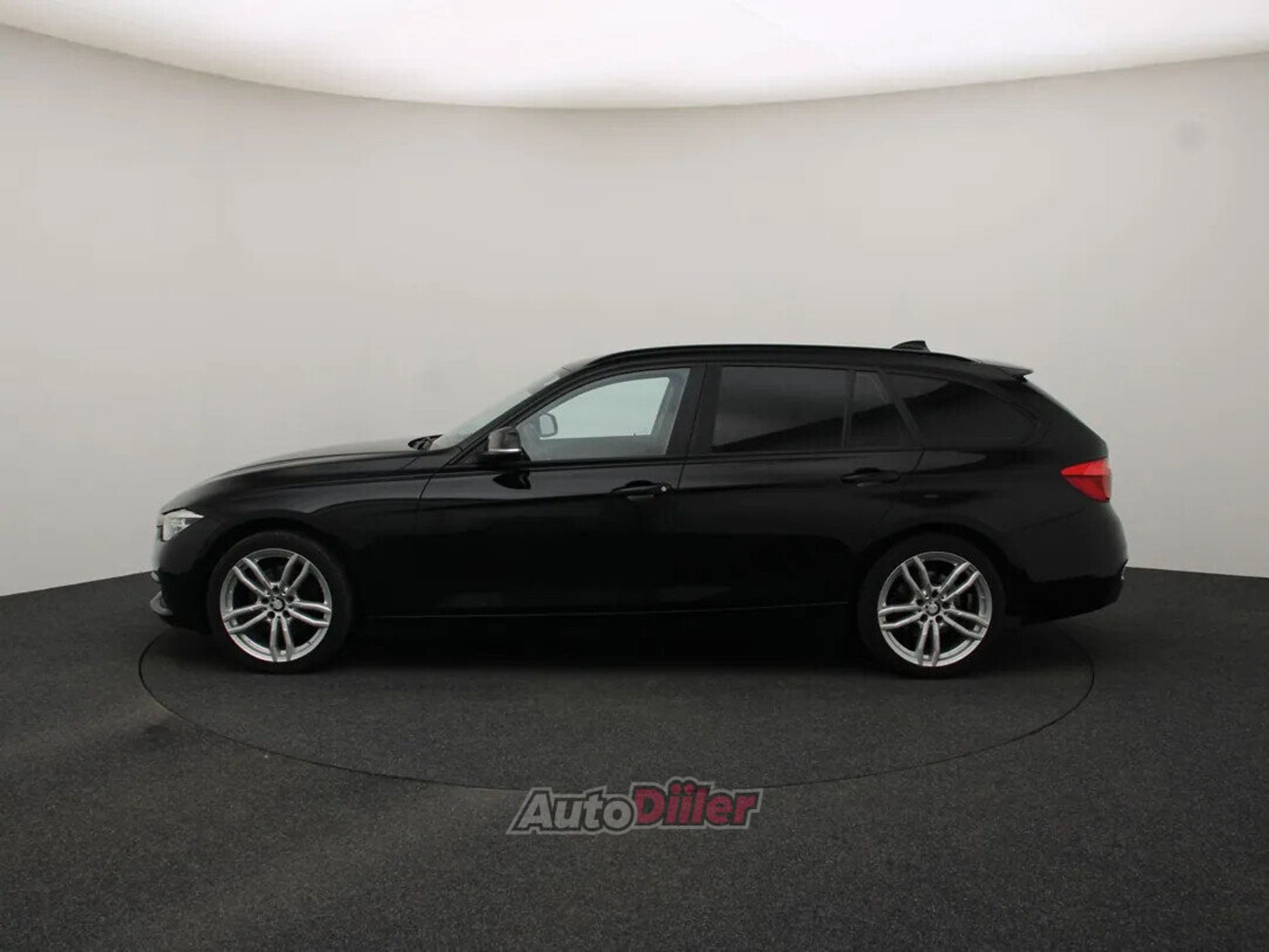 BMW 320 Advantage 2.0 140kW 2018, photo 6/10
