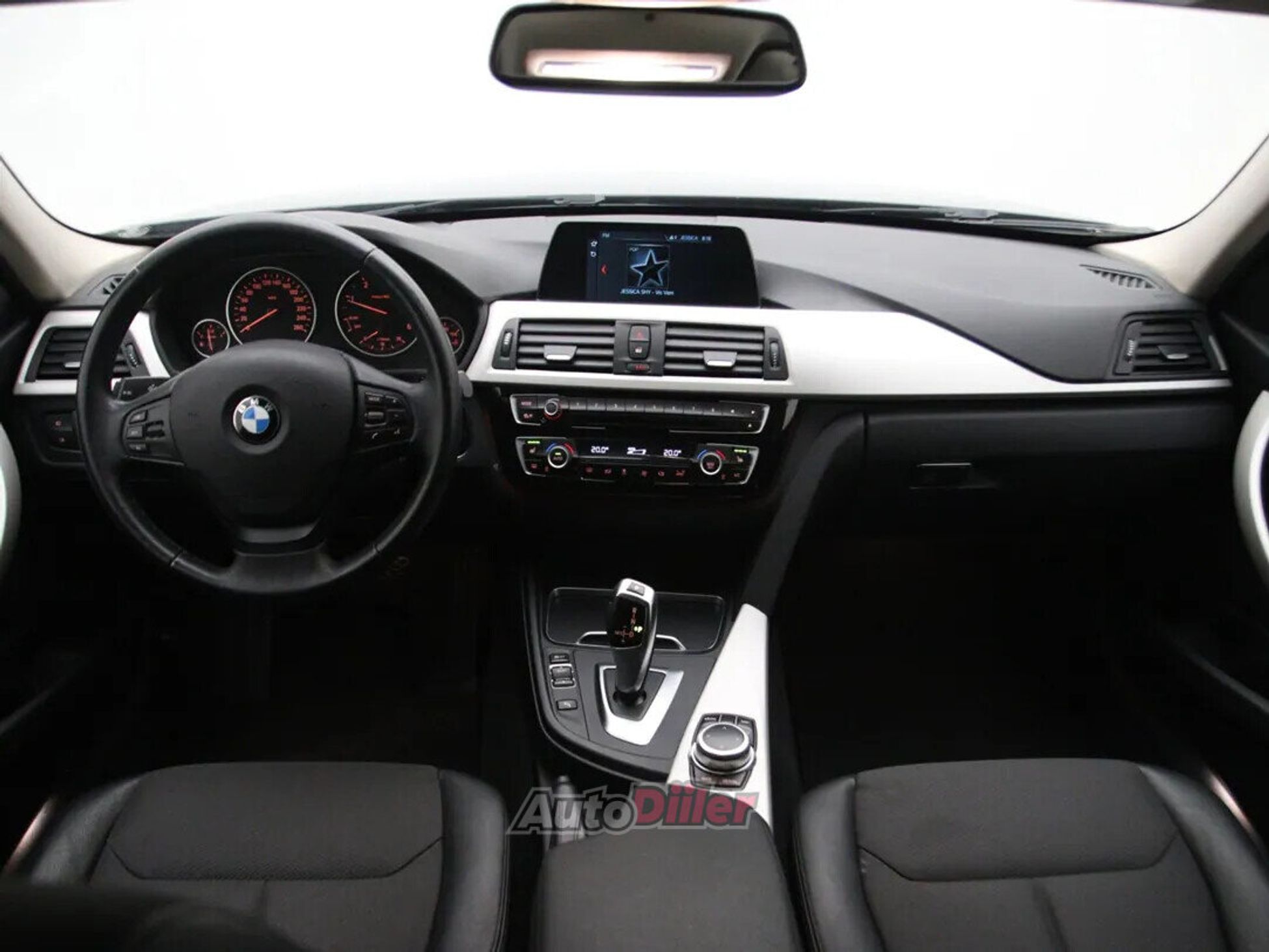 BMW 320 Advantage 2.0 140kW 2018, photo 2/10