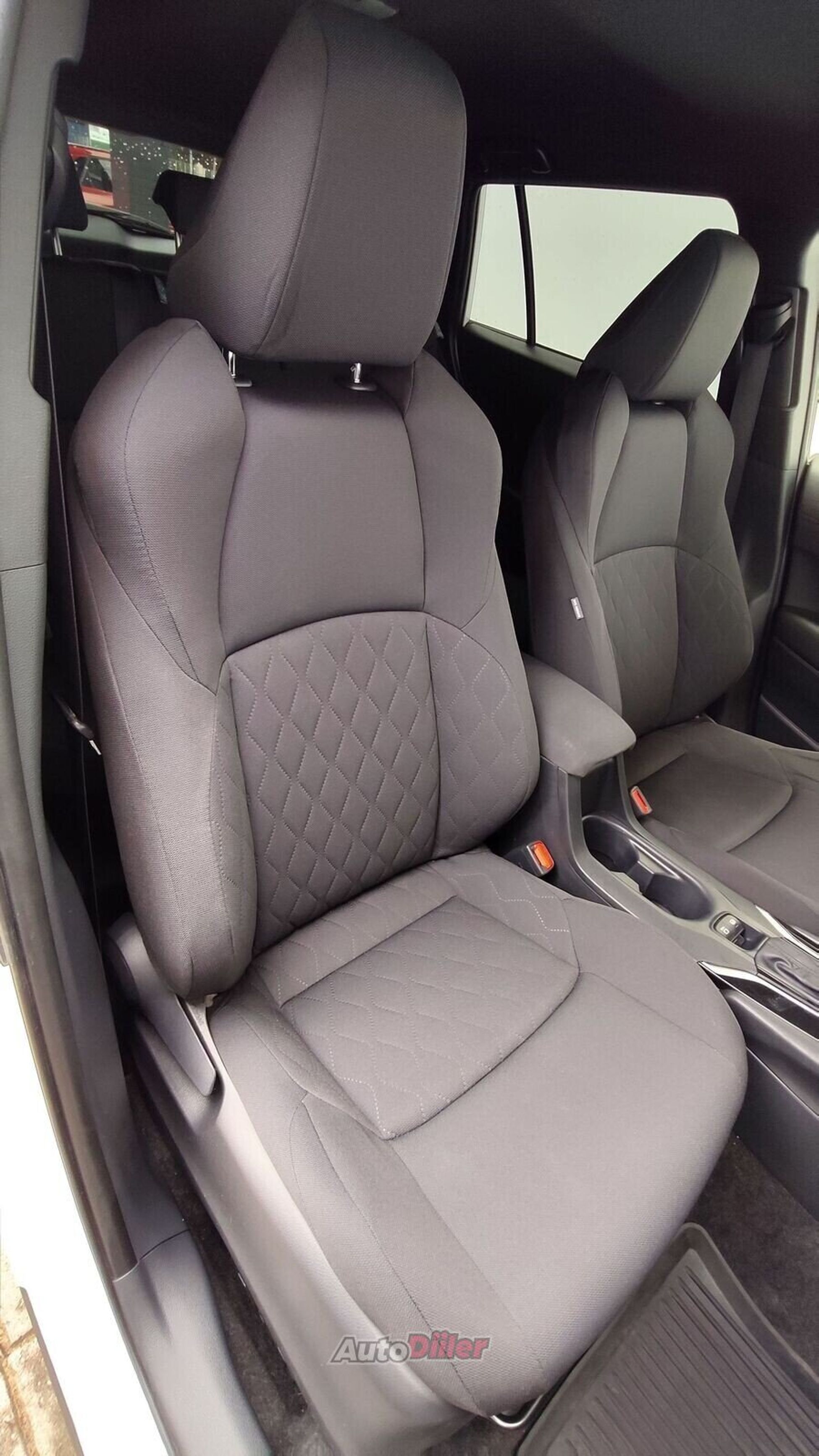 Toyota Corolla Cross 2024, photo 6/10