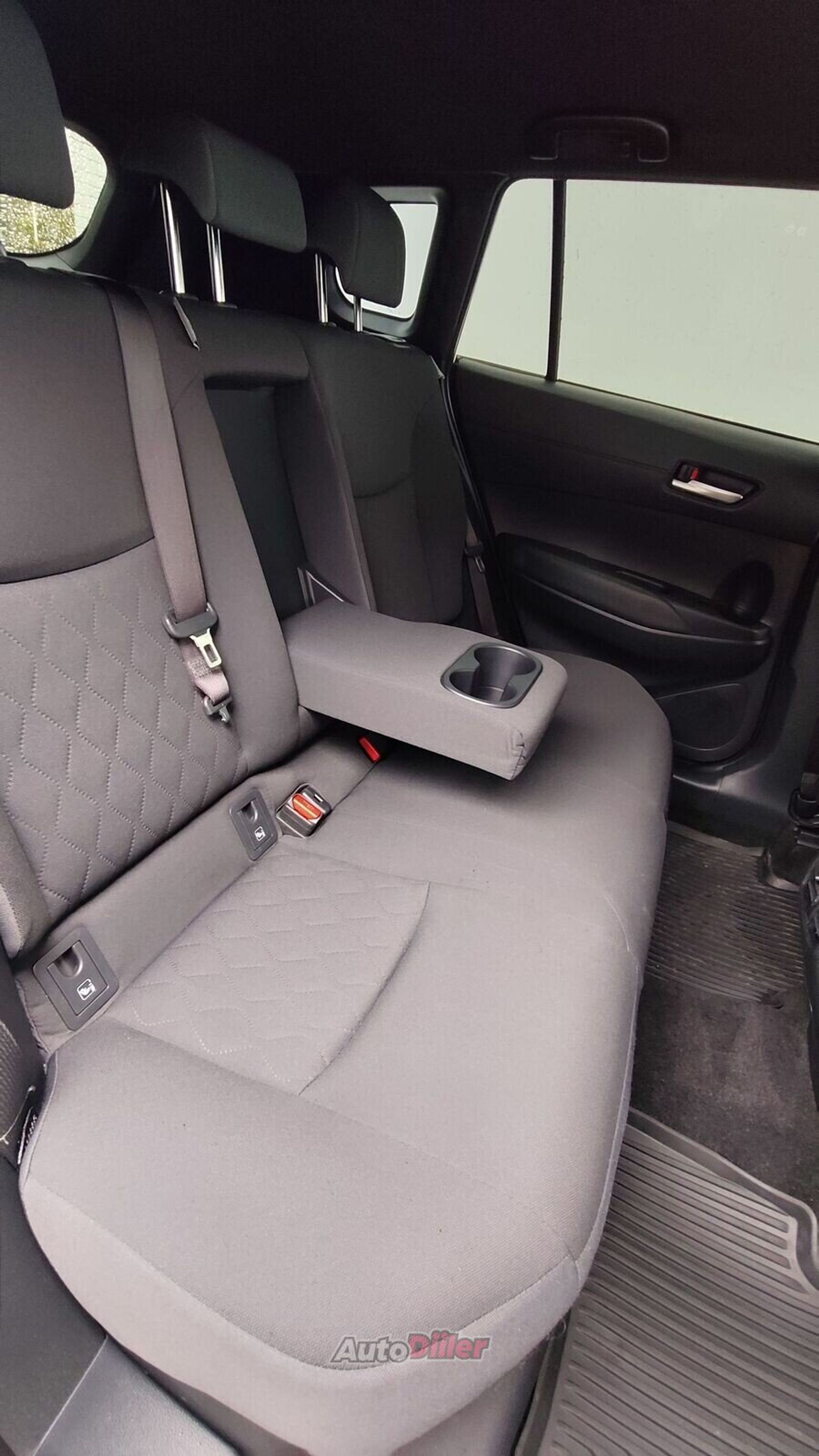 Toyota Corolla Cross 2024, photo 7/10