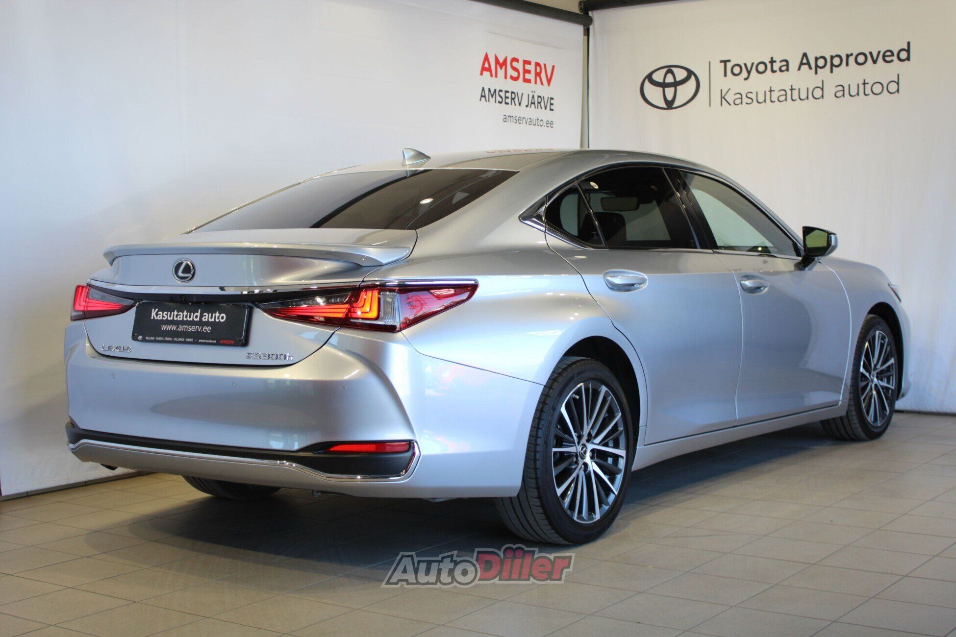 Lexus ES 300 2024, kuva 2/10