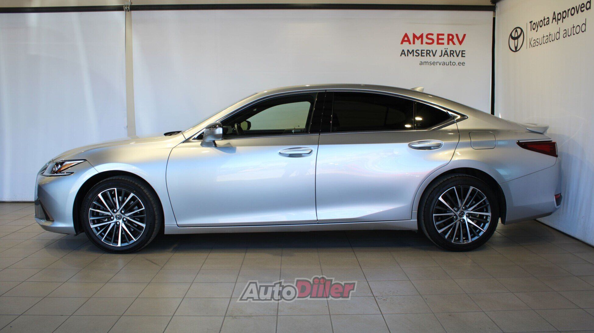 Lexus ES 300 2024, kuva 3/10