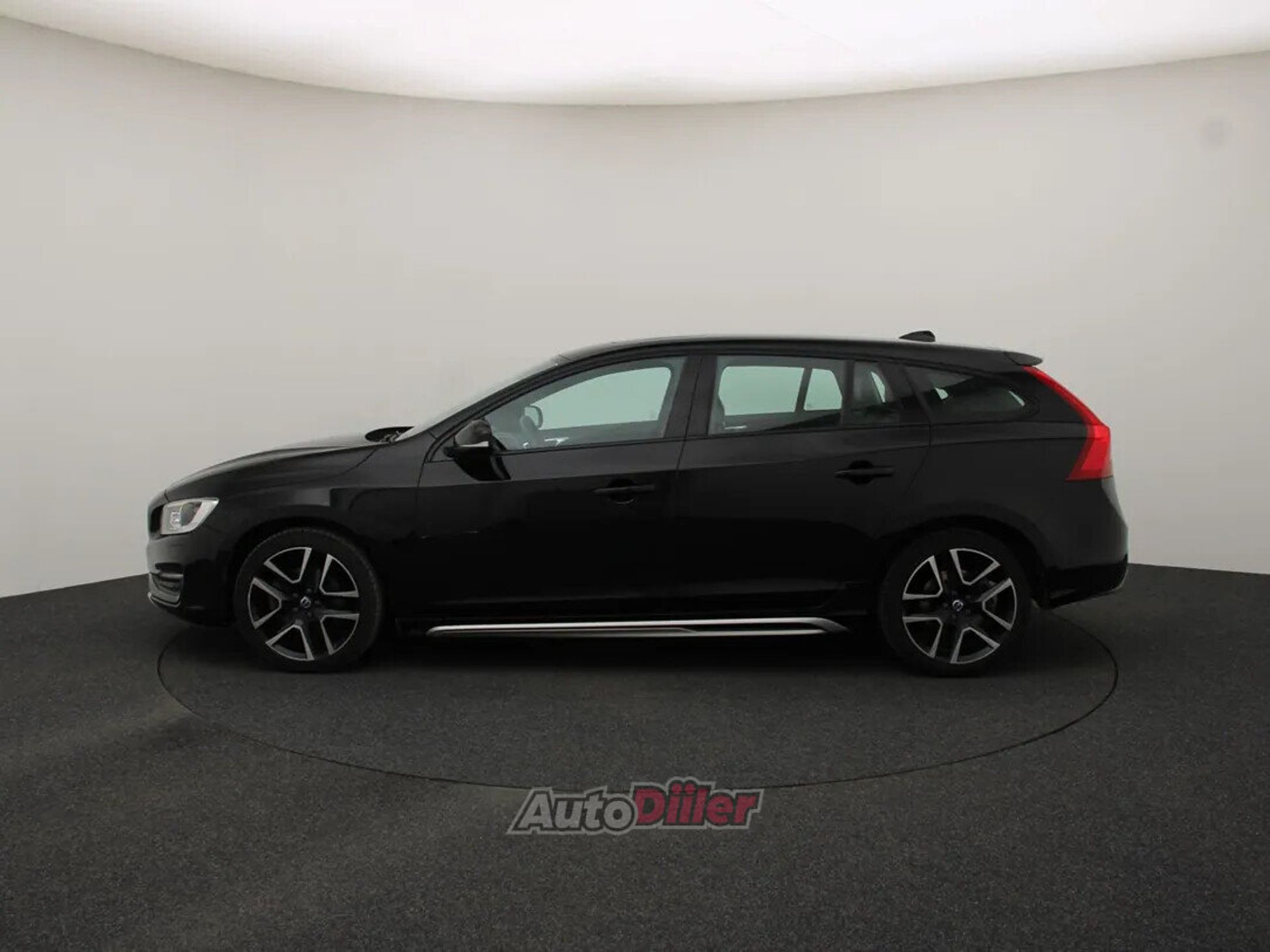 Volvo V60 Polar+ Dynamic 2.0 88kW 2017, photo 6/10
