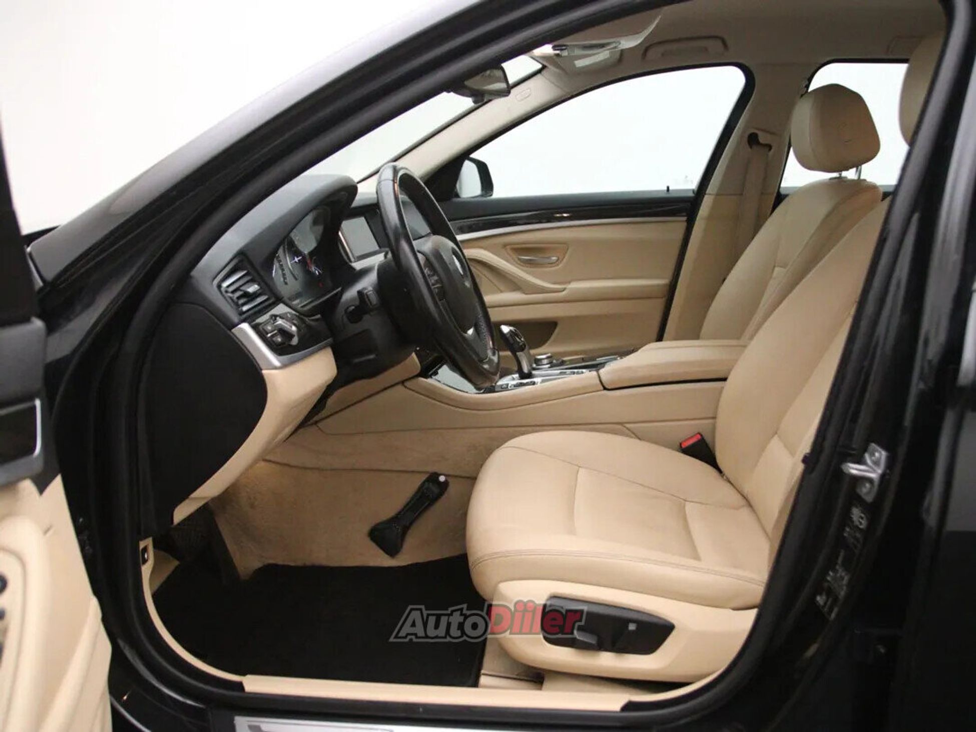 BMW 520 Last Minute Edition 2.0 135kW 2014, kuva 4/10