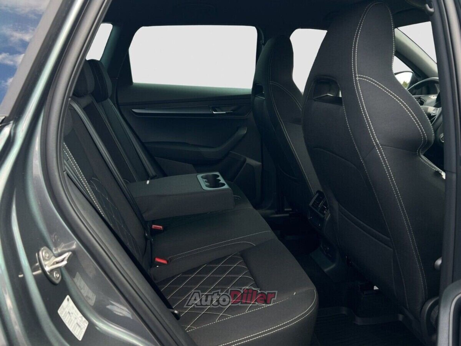 Skoda Karoq 1.5 110kW 2026, kuva 7/10