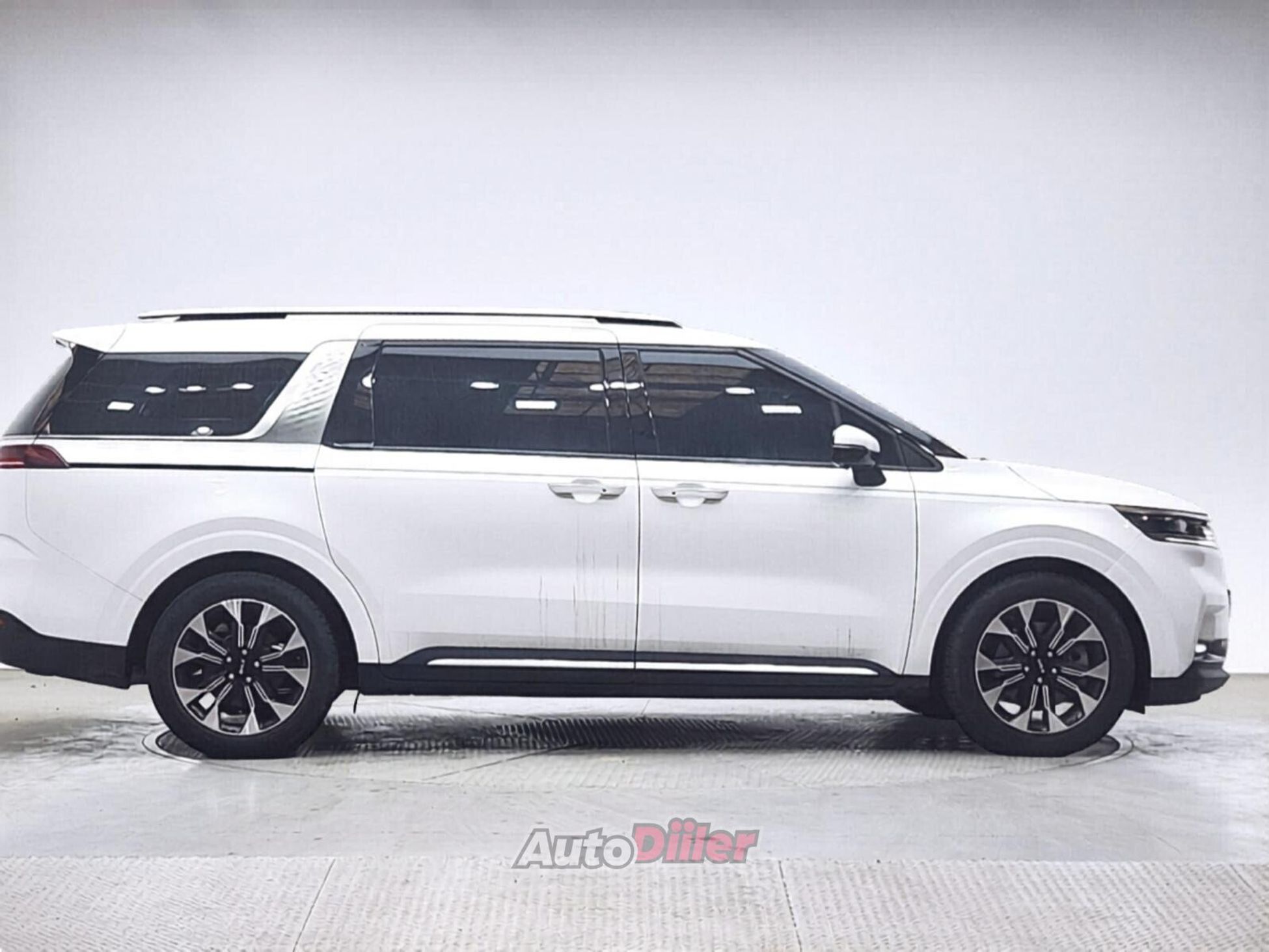 Kia Carnival Noblesse 2.2 148kW 2022, photo 6/10
