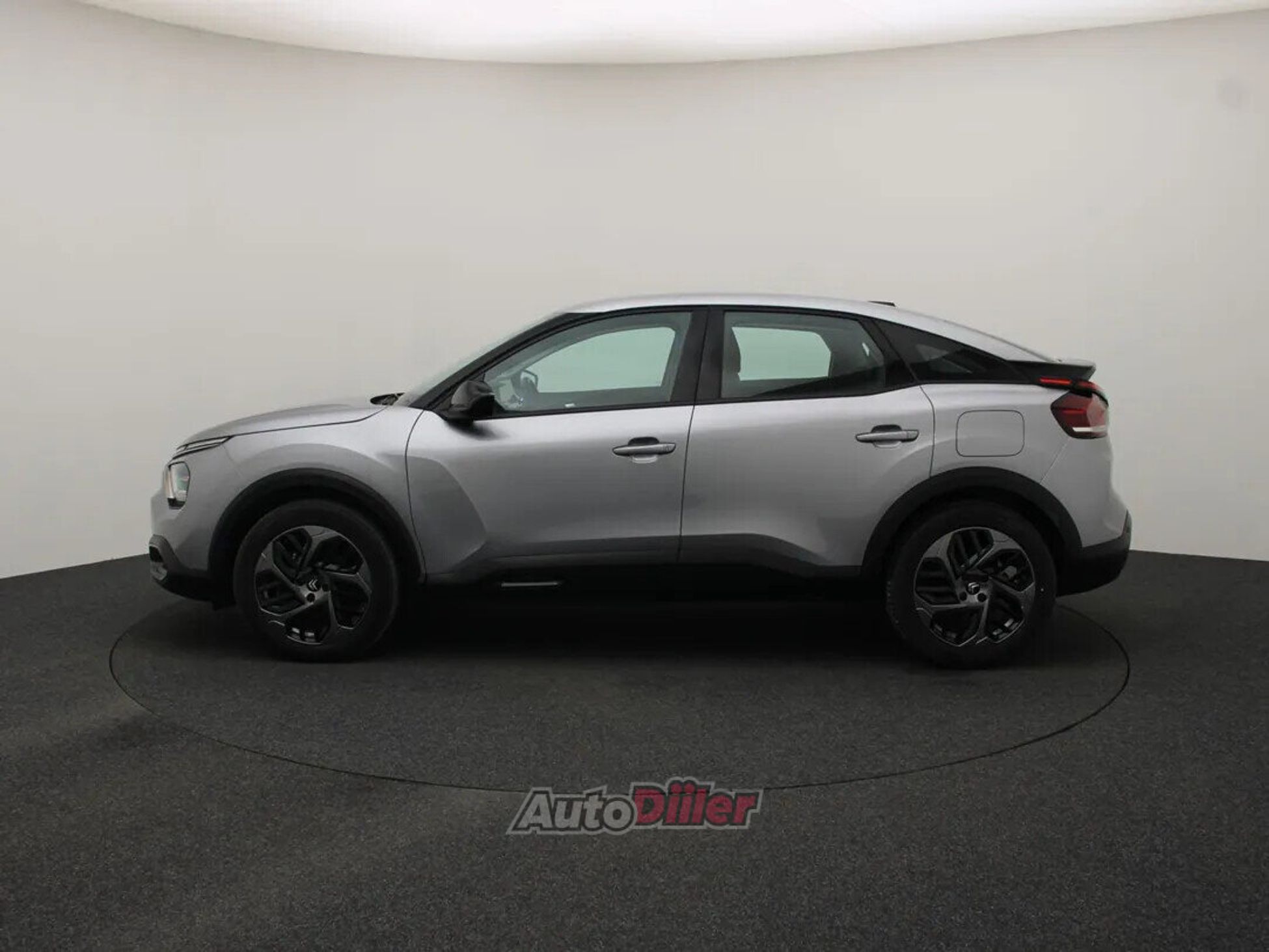 Citroen C4 Shine 1.5 96kW 2023, photo 6/10