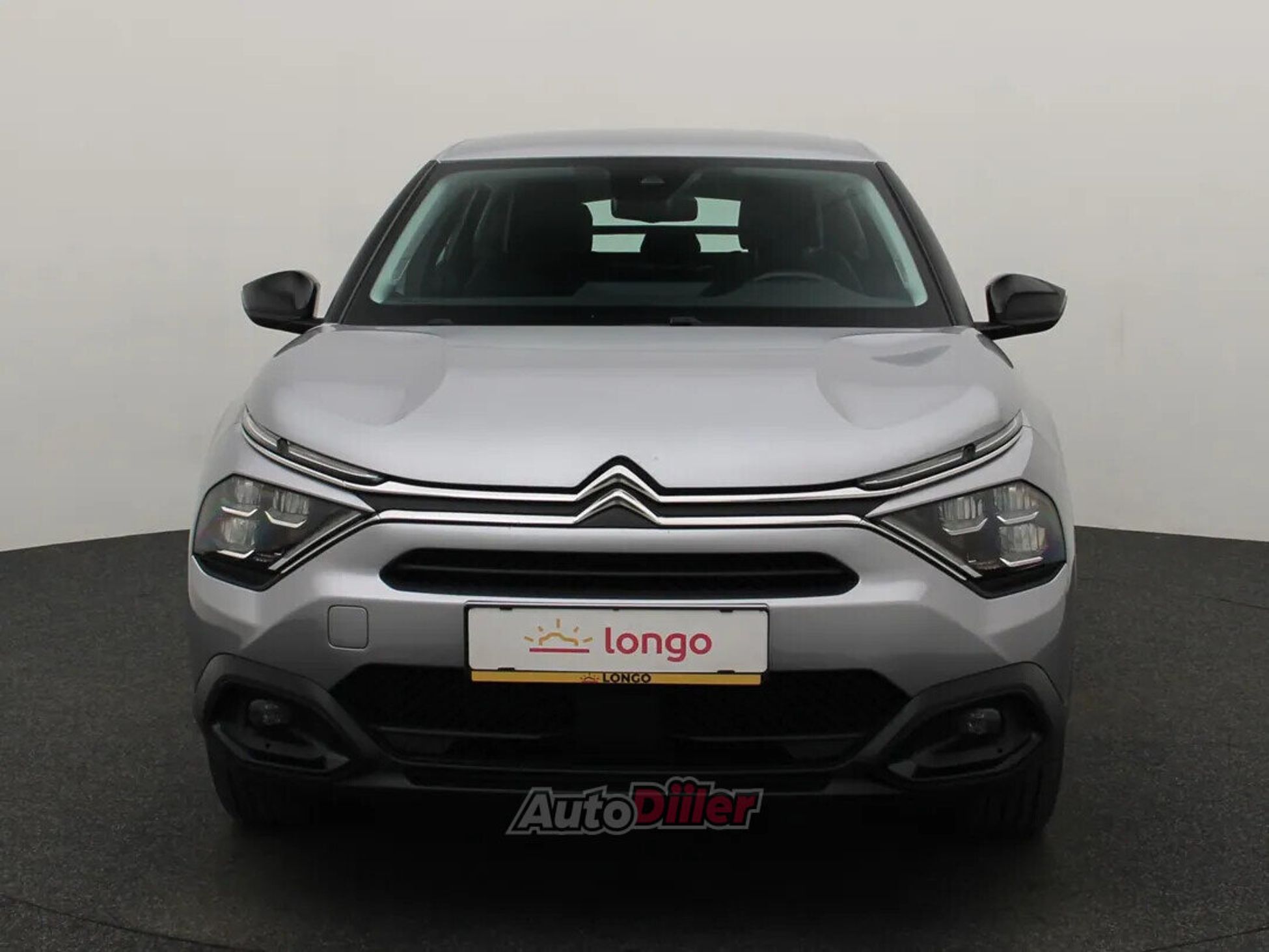 Citroen C4 Shine 1.5 96kW 2023, photo 3/10