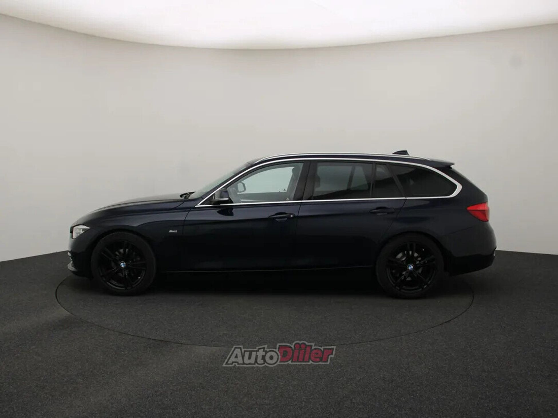BMW 320 High Executive 2.0 120kW 2017, photo 6/10