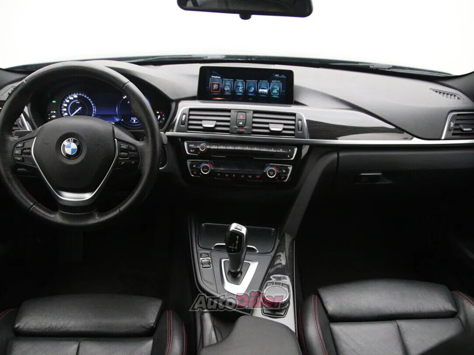 BMW 320 High Executive 2.0 120kW 2017, photo 2/10