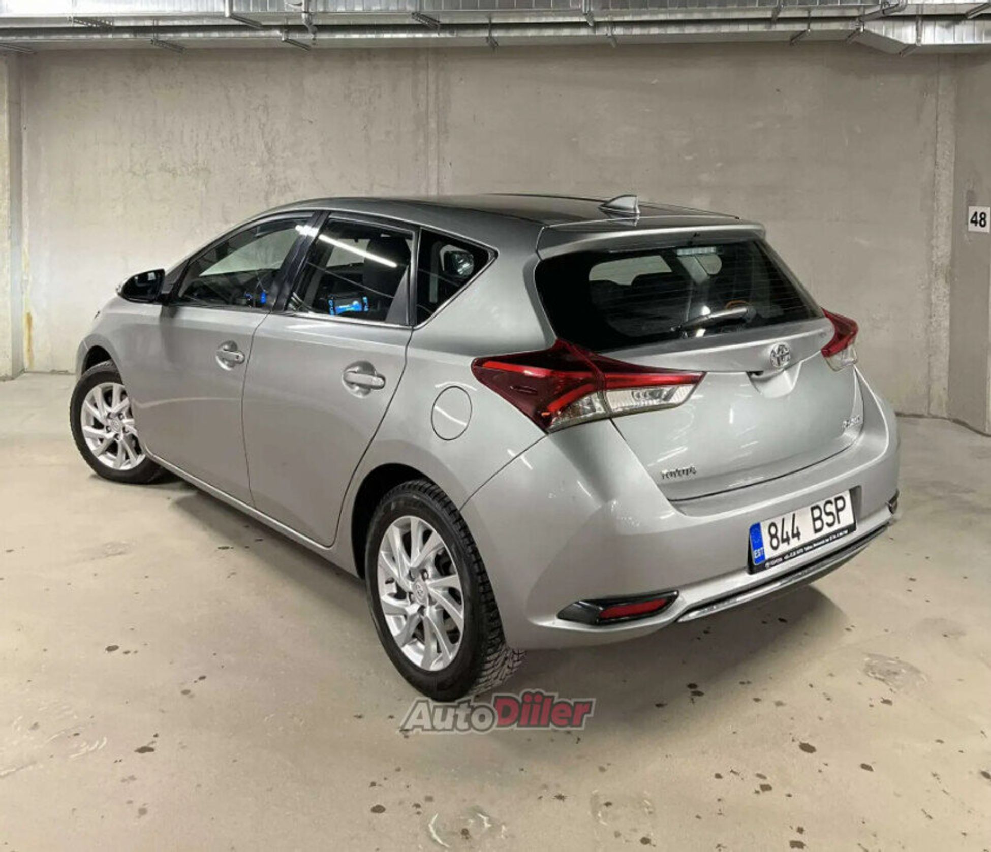 Toyota Auris 1.6 97kW 2016, photo 3/7