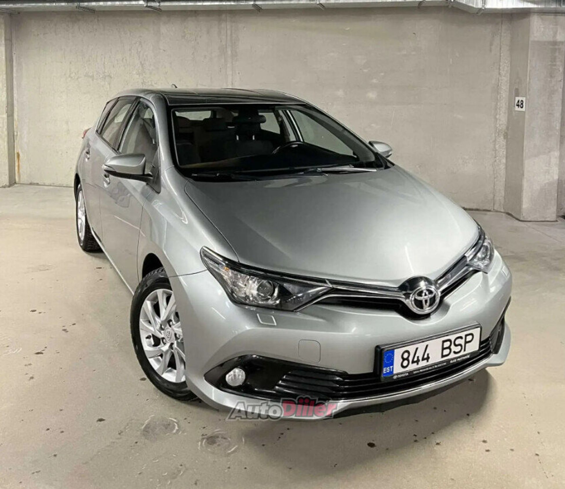 Toyota Auris 1.6 97kW 2016, photo 2/7