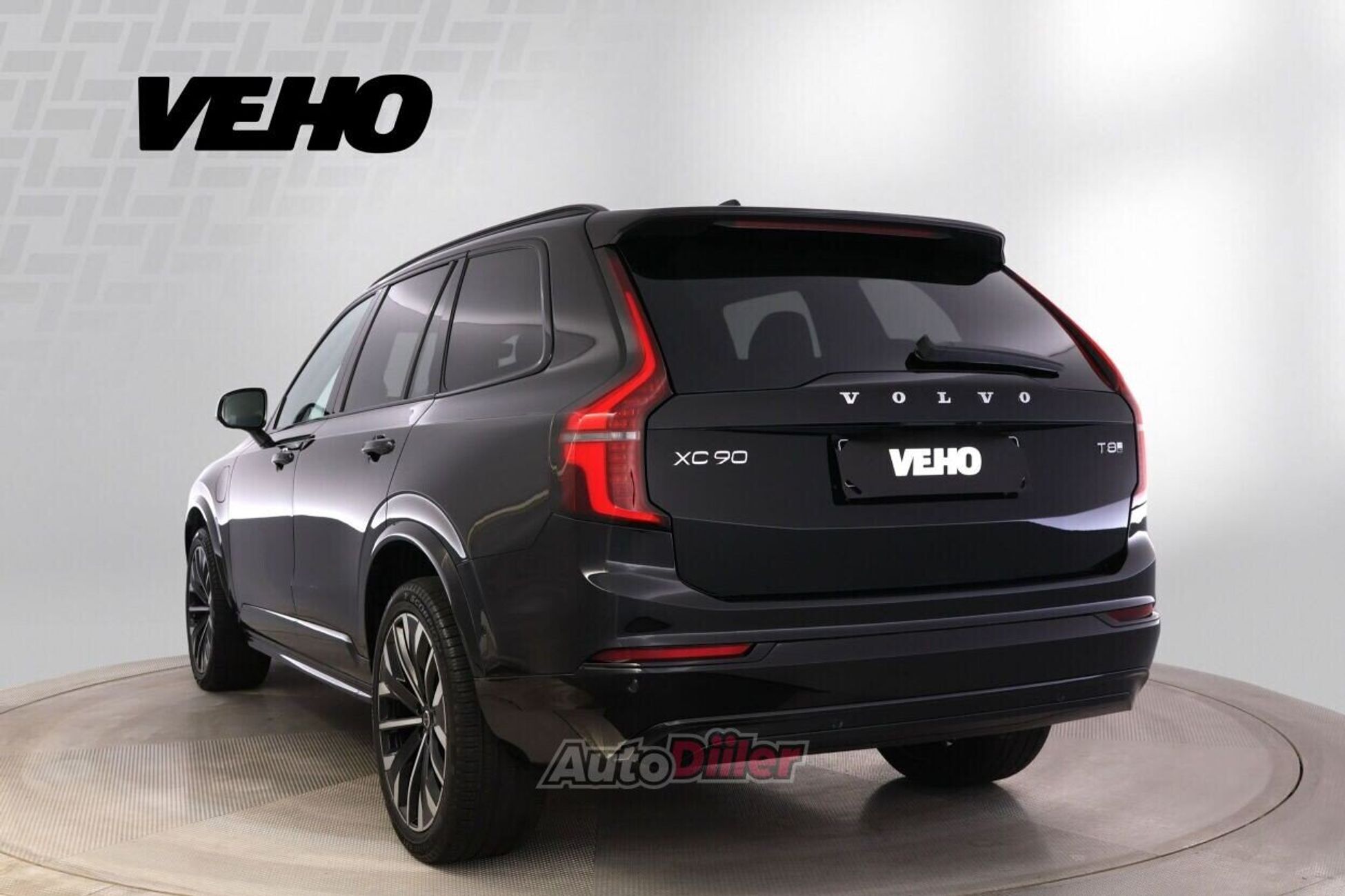 Volvo XC90 T8 AWD Plus DARK 2.0 335kW 2025, photo 4/10