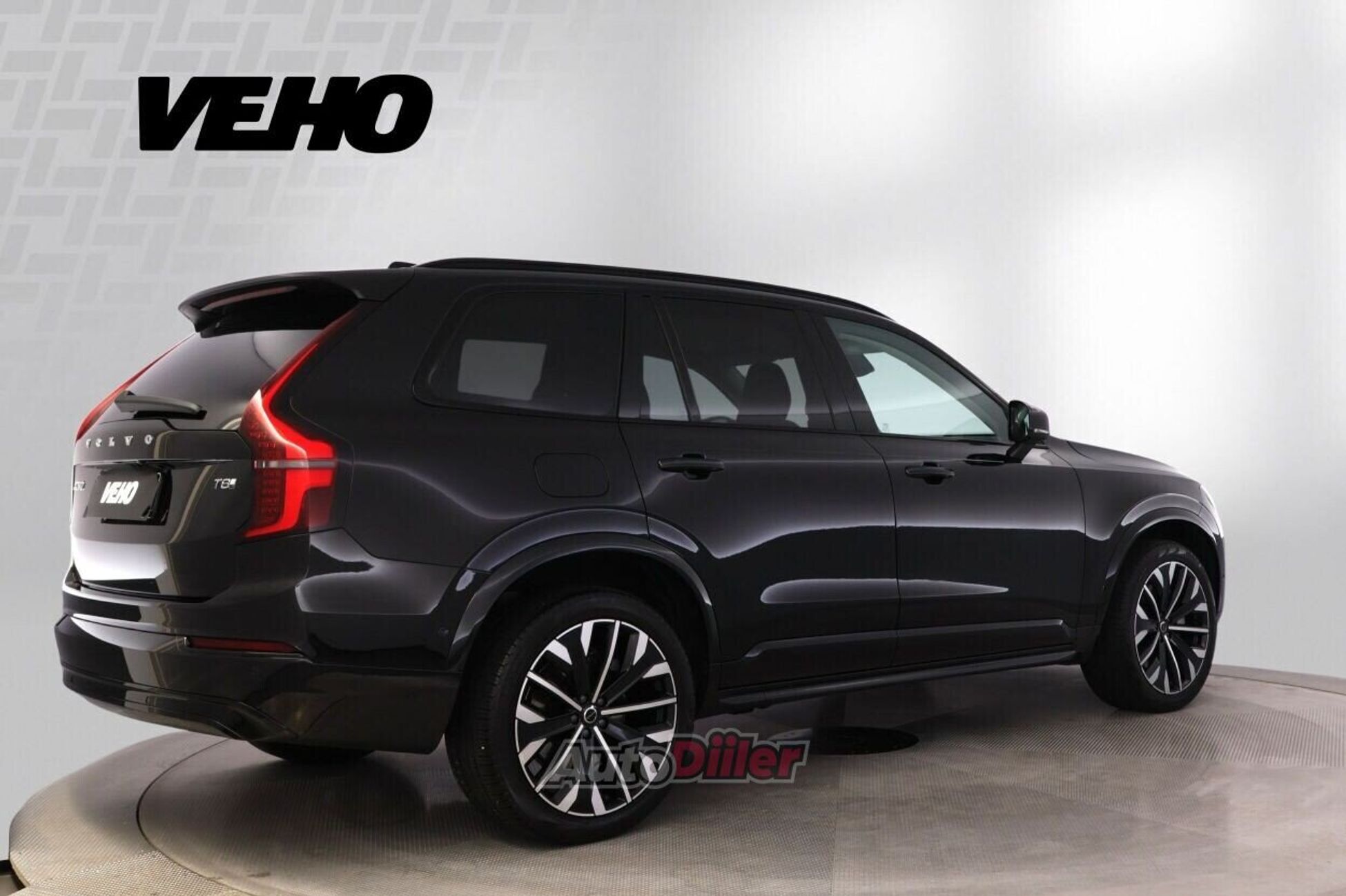 Volvo XC90 T8 AWD Plus DARK 2.0 335kW 2025, photo 3/10