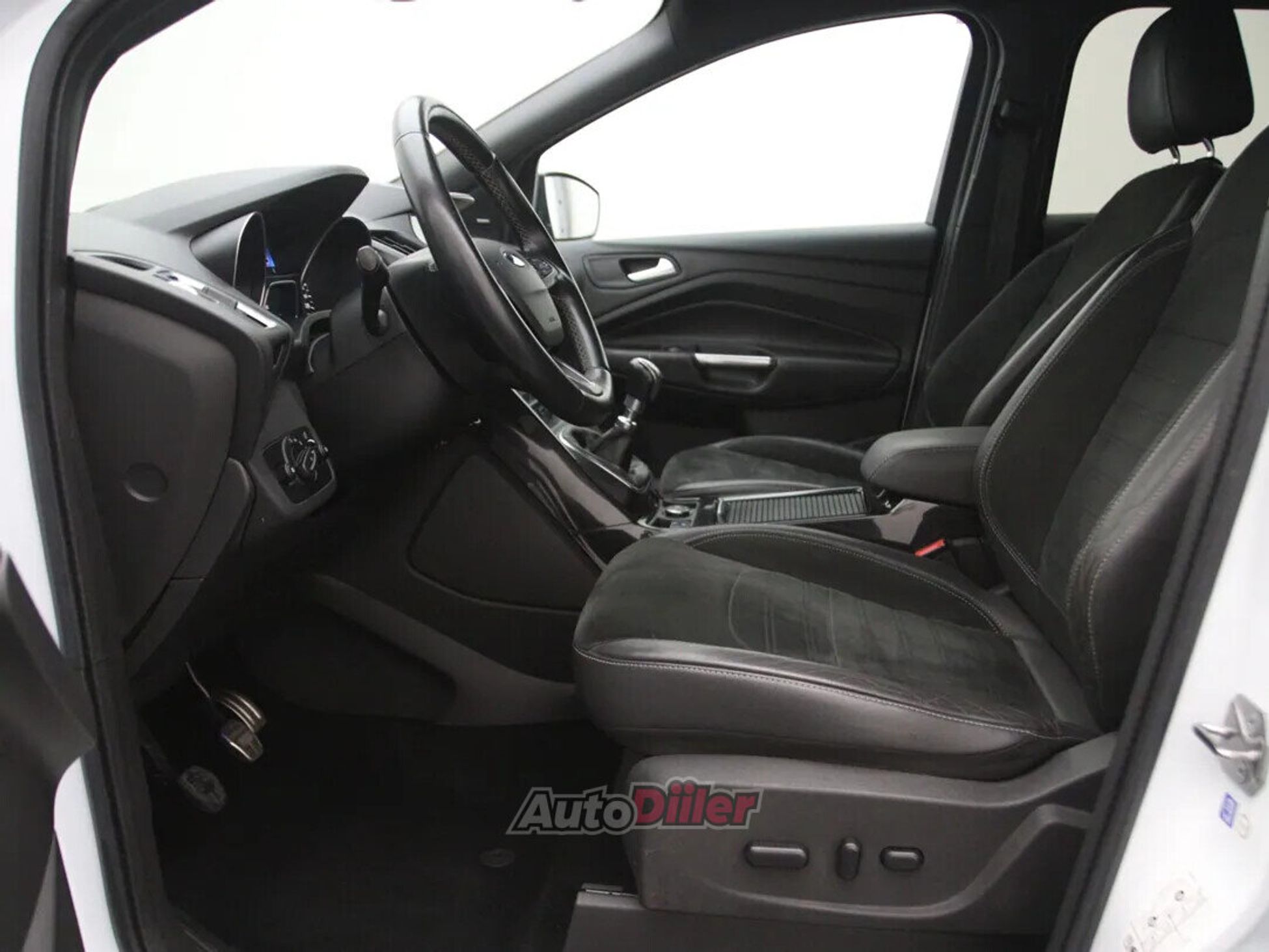 Ford Kuga ST Line 1.5 110kW 2017, photo 4/10