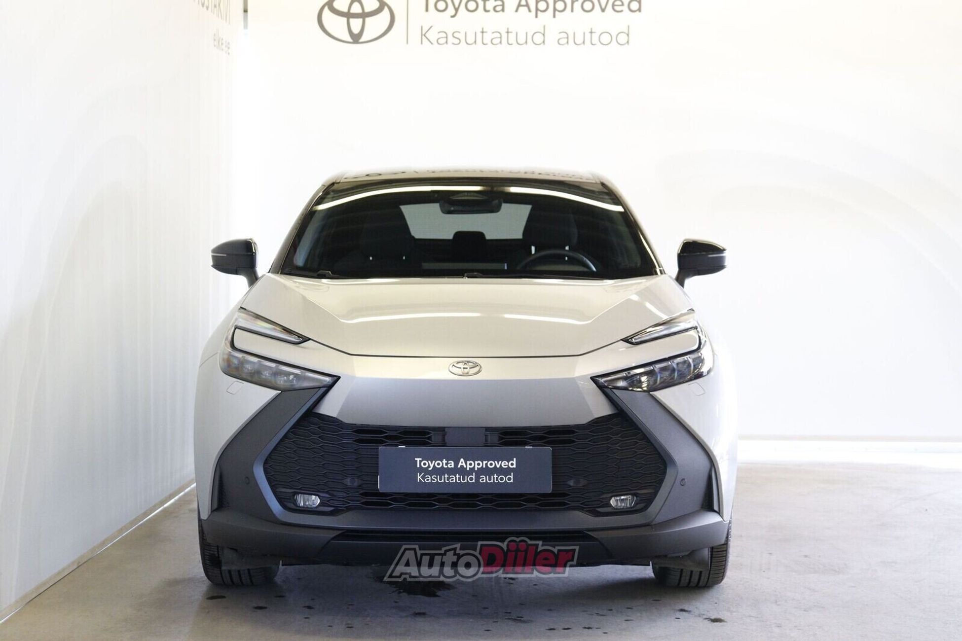Toyota C-HR 2024, photo 5/10
