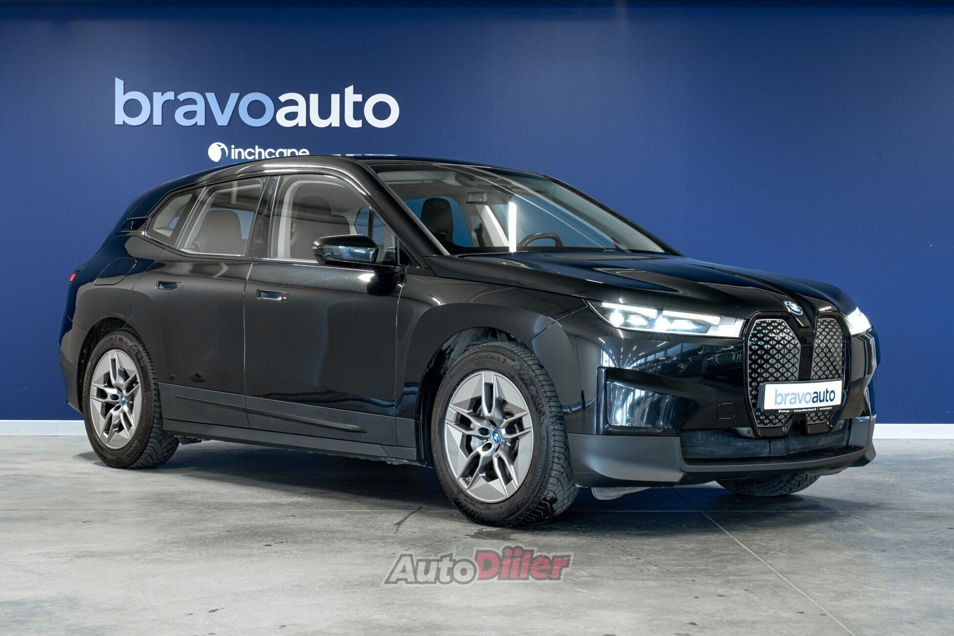 BMW iX AWD Automatic 240 kW 102kW 2022, photo 2/10