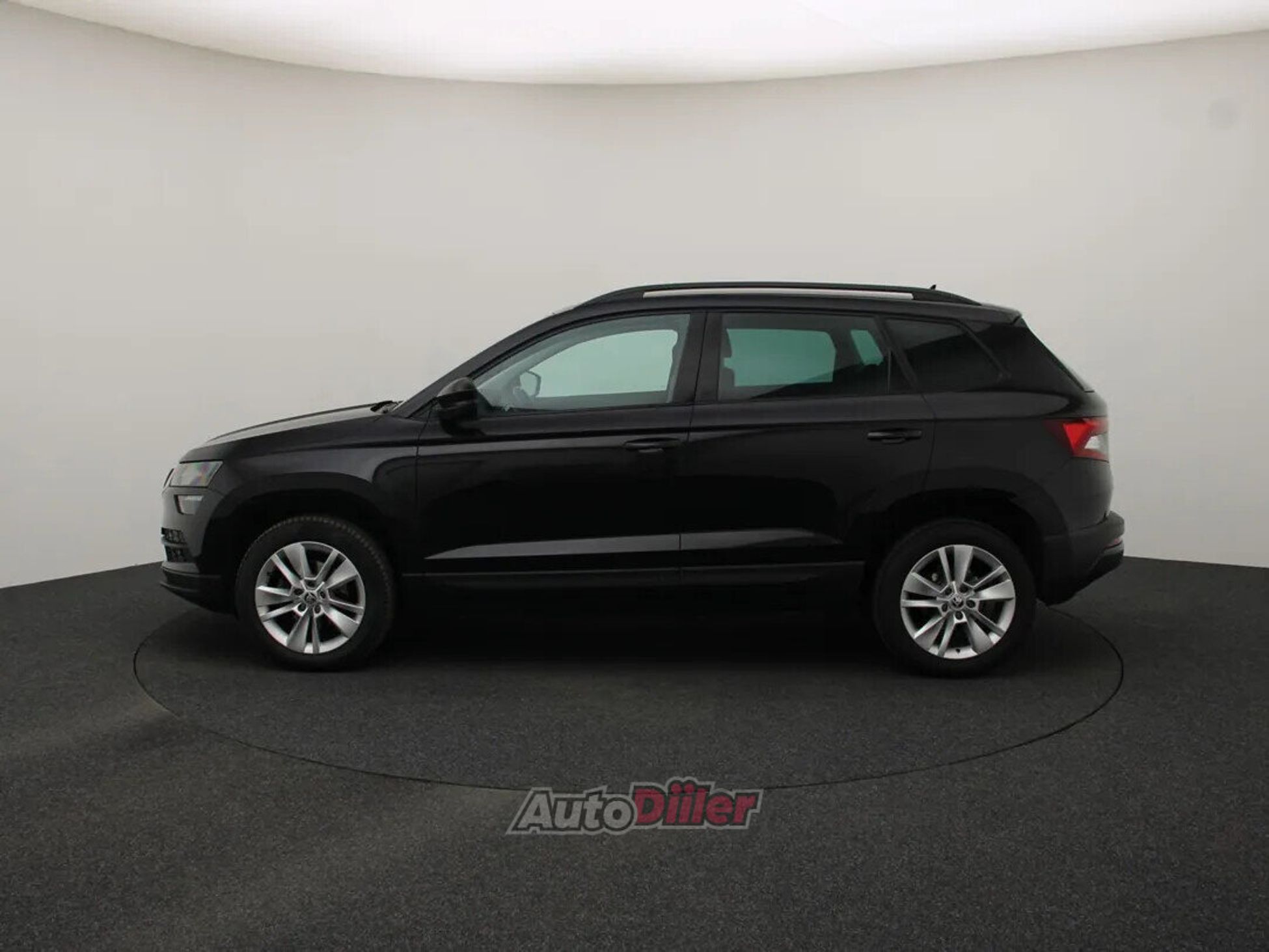 Skoda Karoq Business Edition 1.5 110kW 2021, kuva 6/10