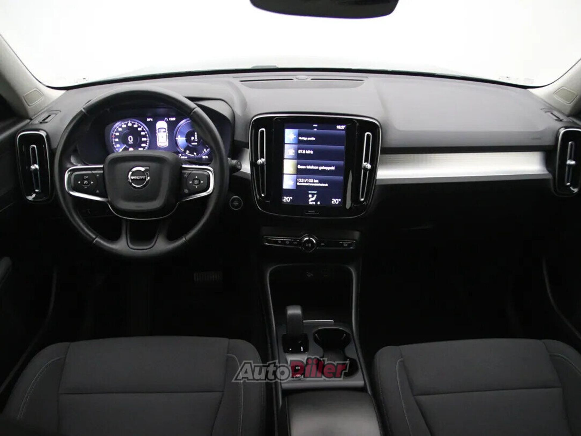 Volvo XC40 Inscription 1.5 155kW 2021, kuva 2/10
