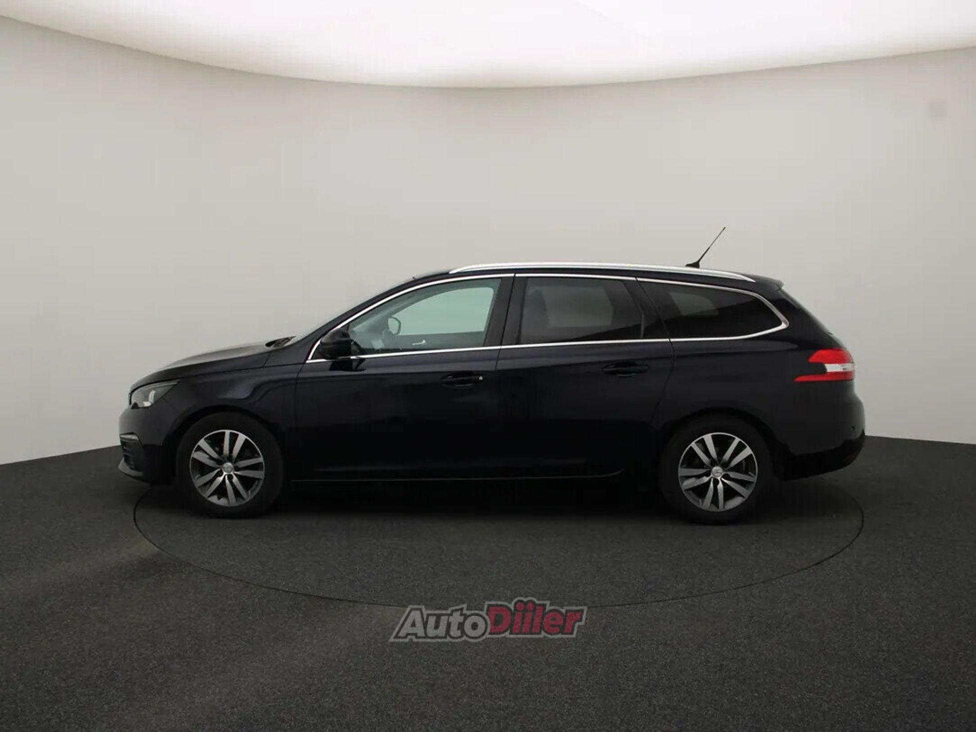 Peugeot 308 Allure 1.5 96kW 2019, kuva 6/10
