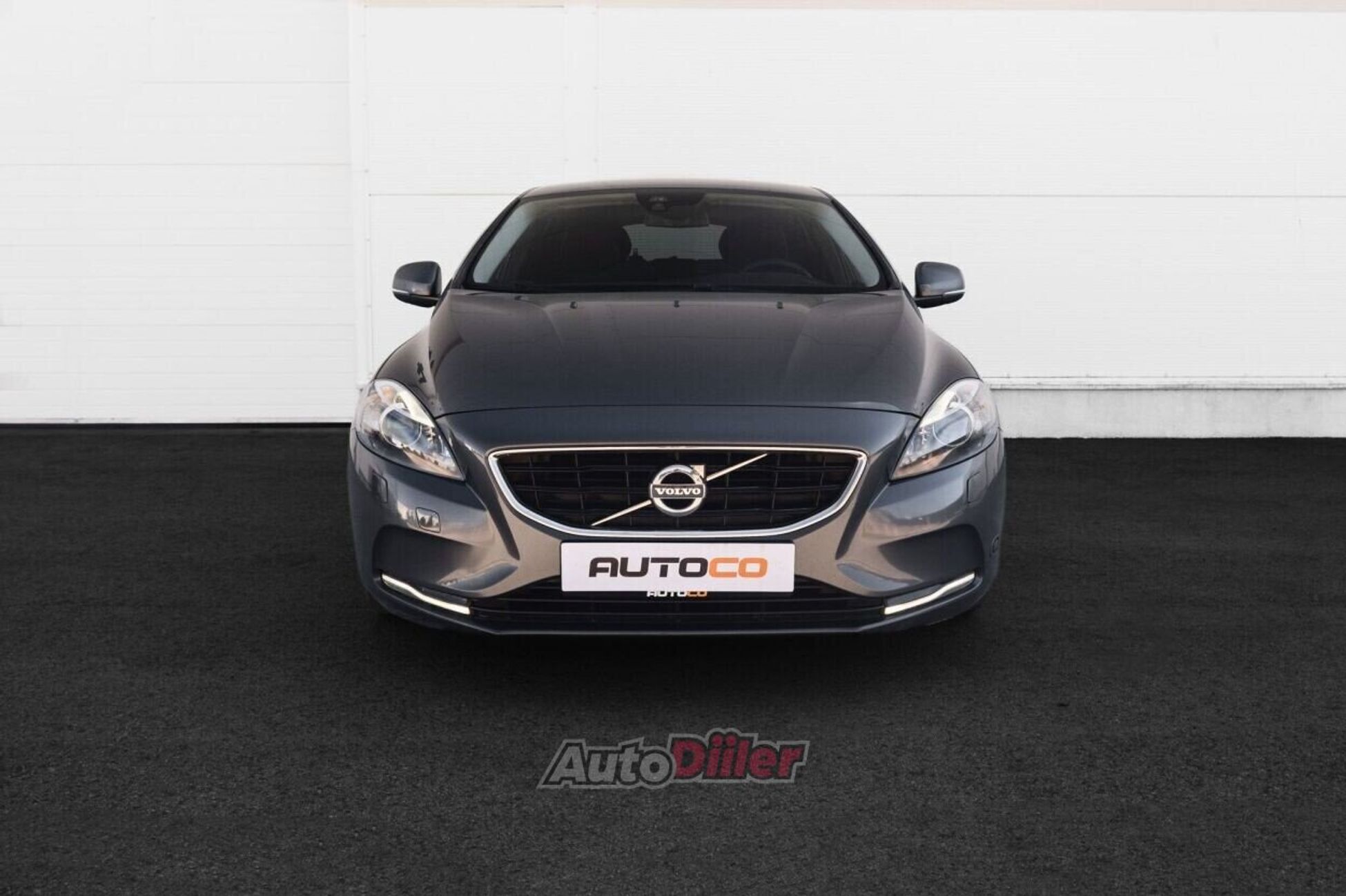 Volvo V40 Momentum 1.6 84kW 2014, kuva 2/10
