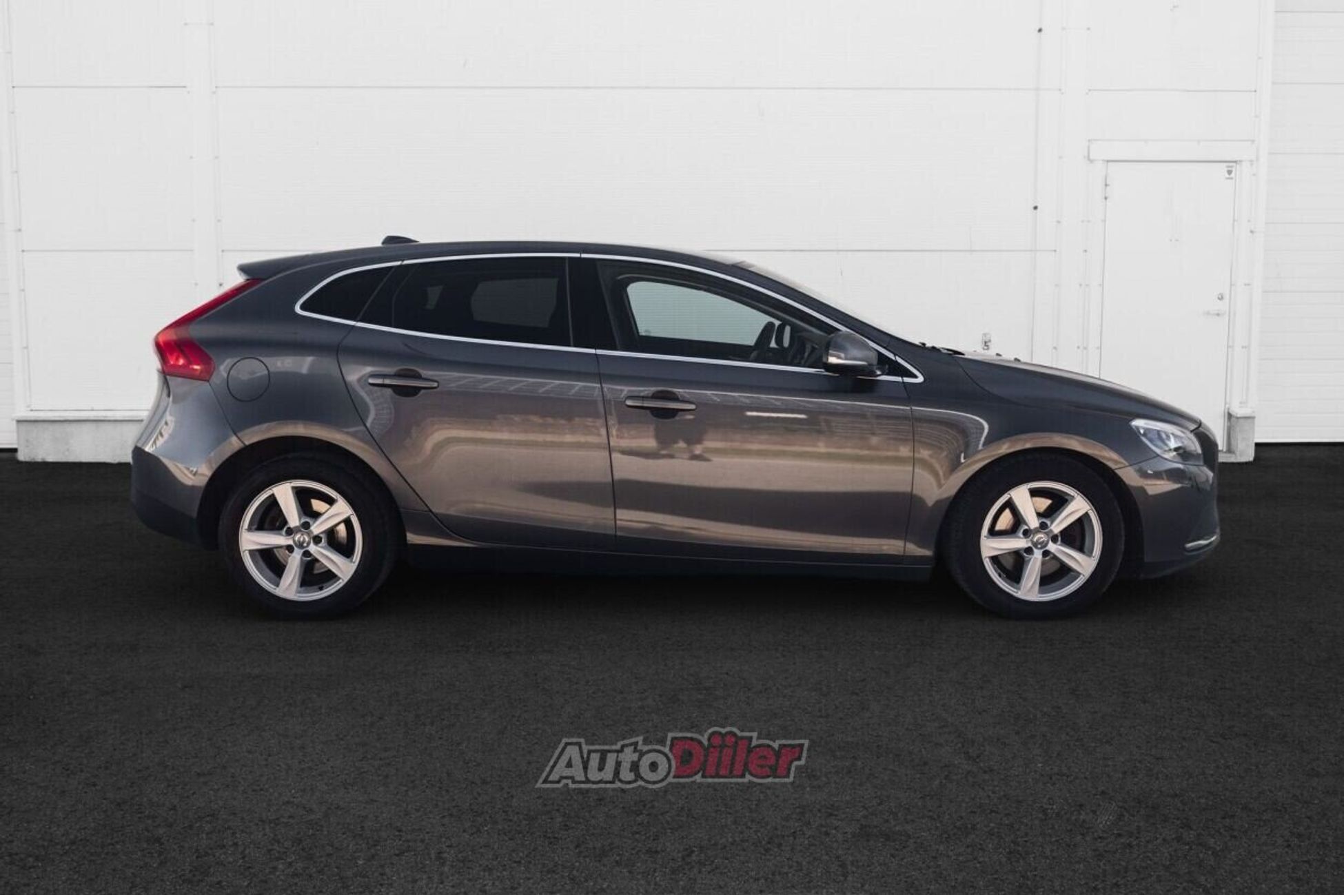 Volvo V40 Momentum 1.6 84kW 2014, kuva 4/10