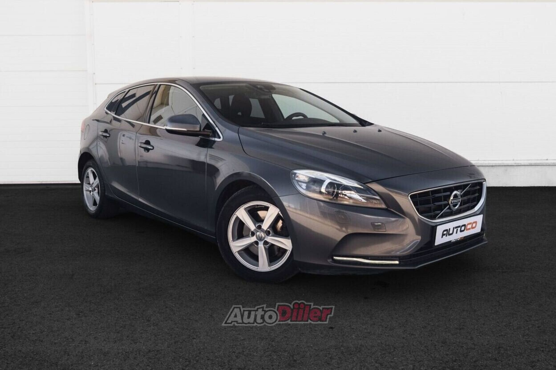 Volvo V40 Momentum 1.6 84kW 2014, kuva 3/10