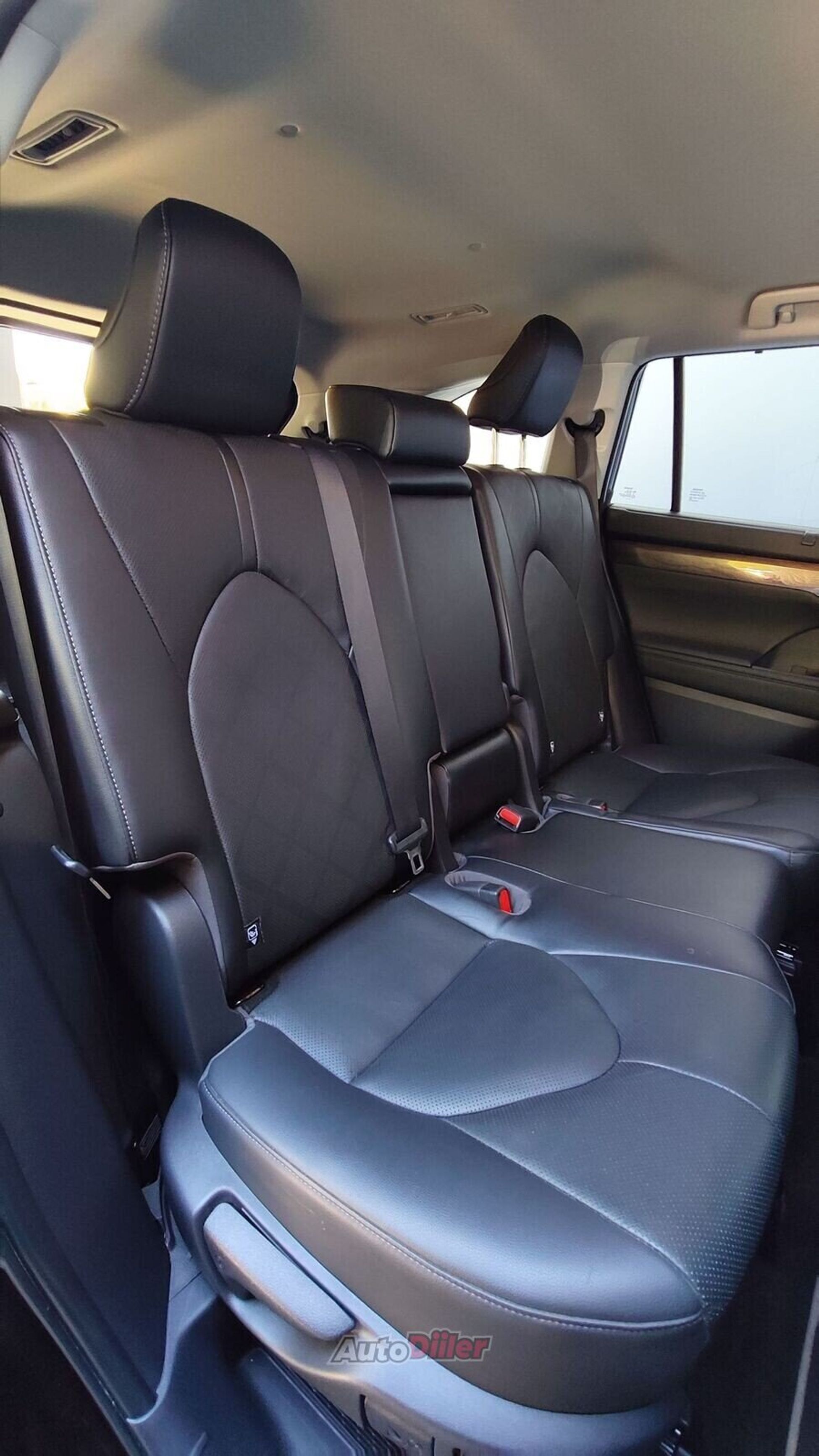 Toyota Highlander Premium 2.5 140kW 2024, photo 7/10