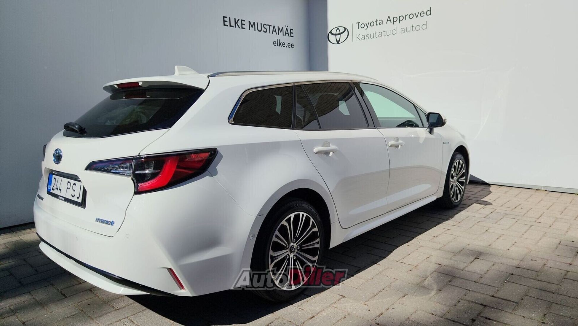Toyota Corolla Luxury Plus 1.8 72kW 2020, photo 2/10