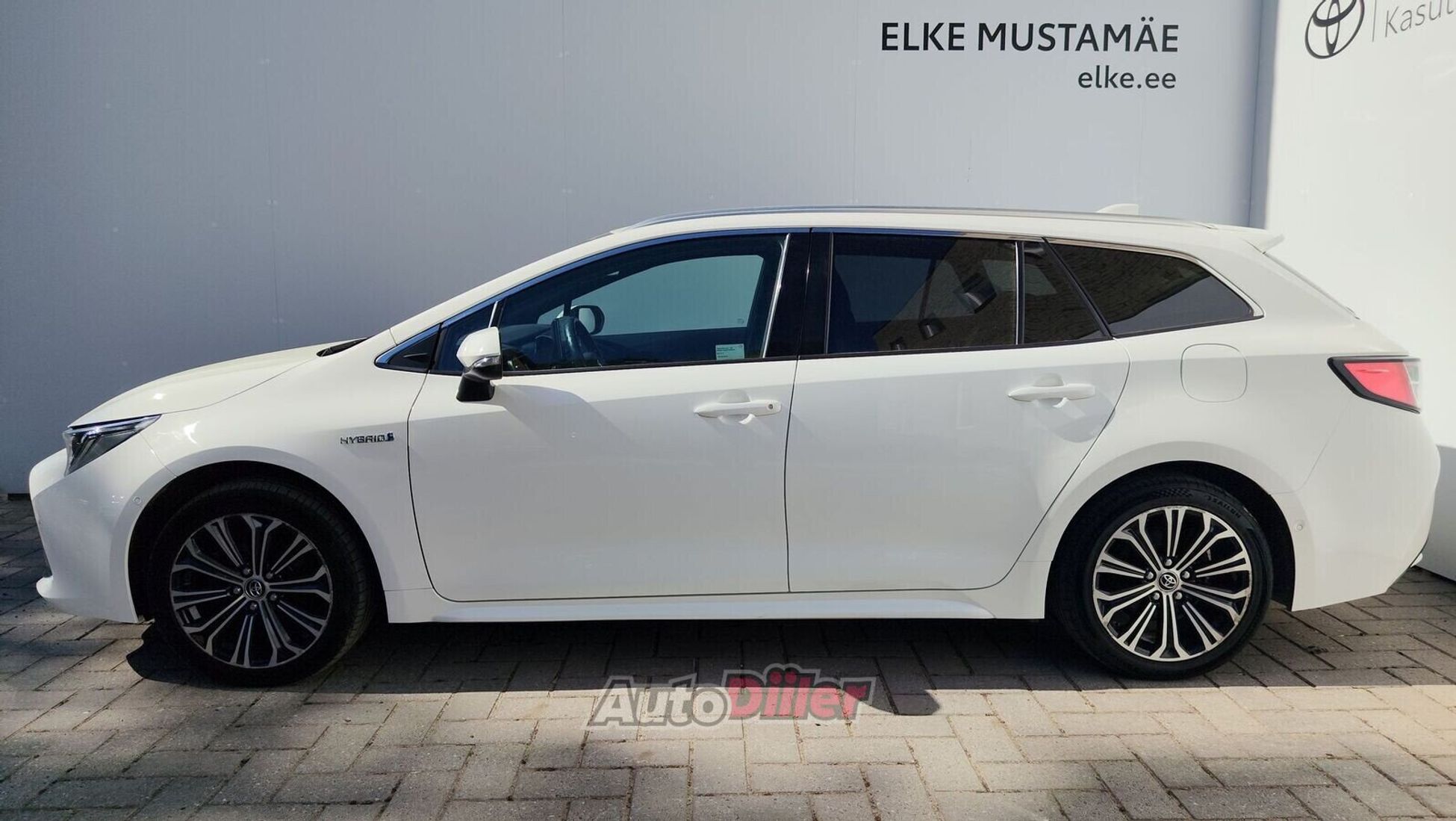 Toyota Corolla Luxury Plus 1.8 72kW 2020, photo 3/10