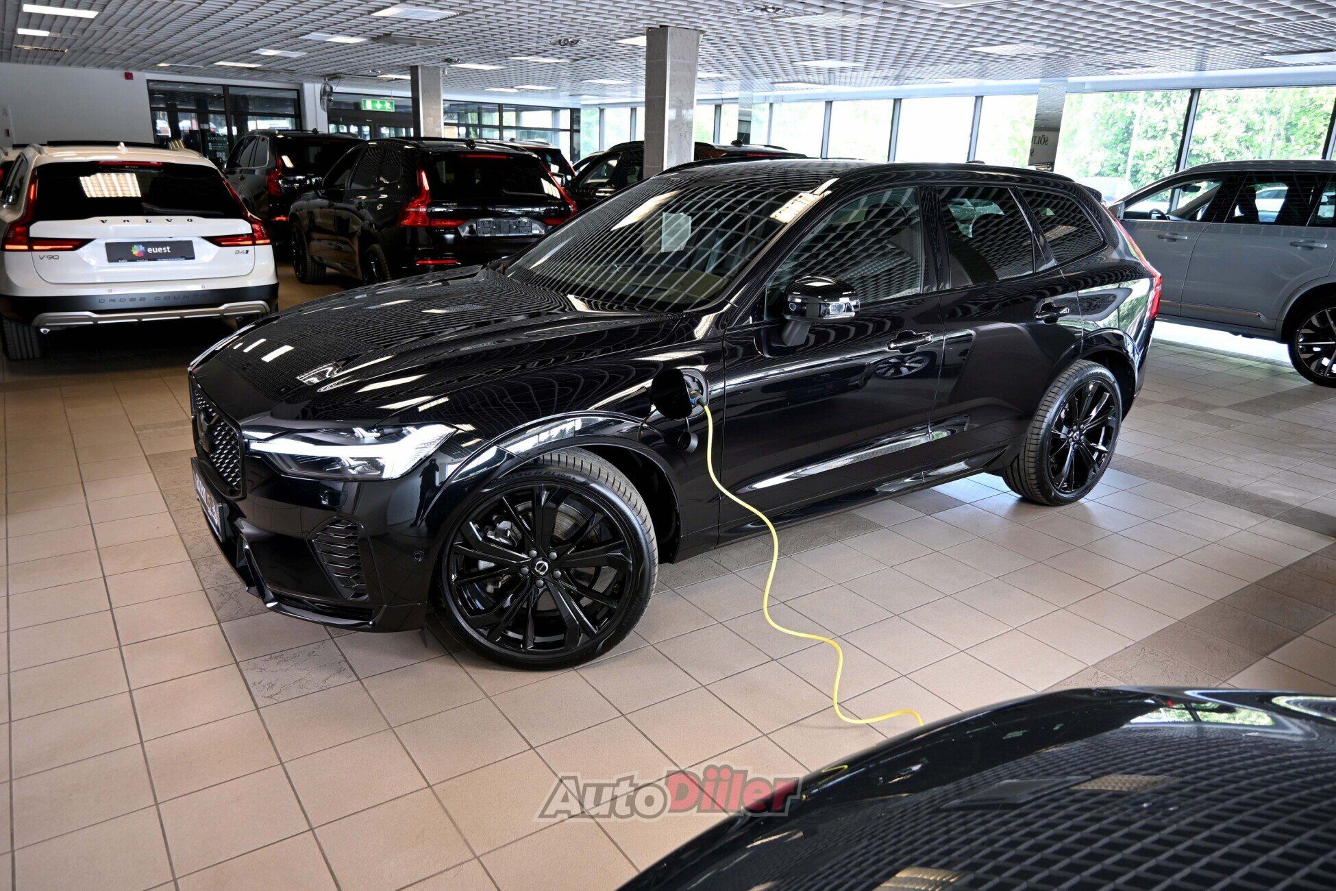 Volvo XC60 2025, photo 6/10
