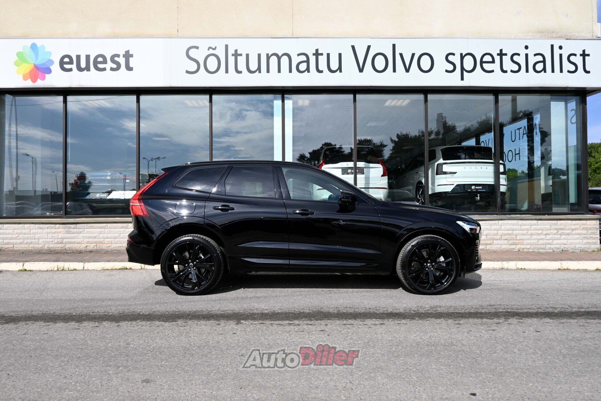 Volvo XC60 2025, photo 7/10