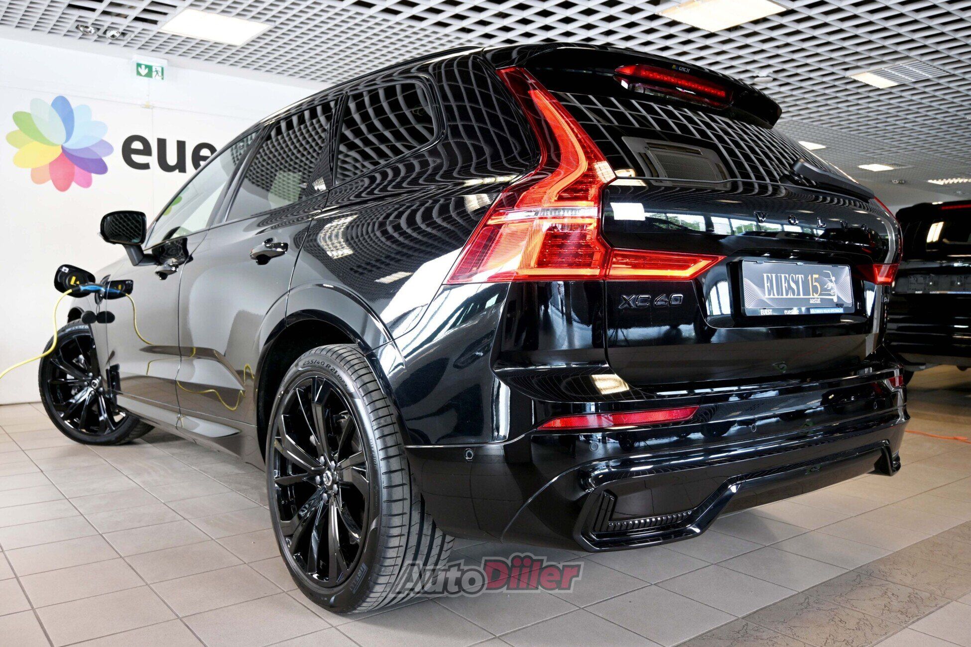 Volvo XC60 2025, photo 3/10
