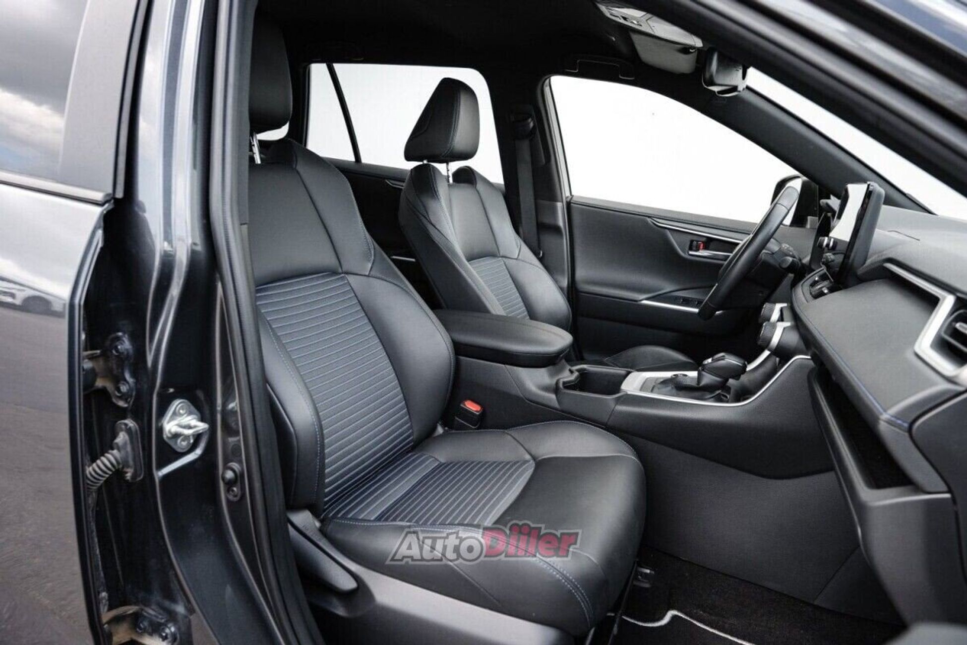 Toyota RAV4 2.5 131kW 2024, kuva 6/10