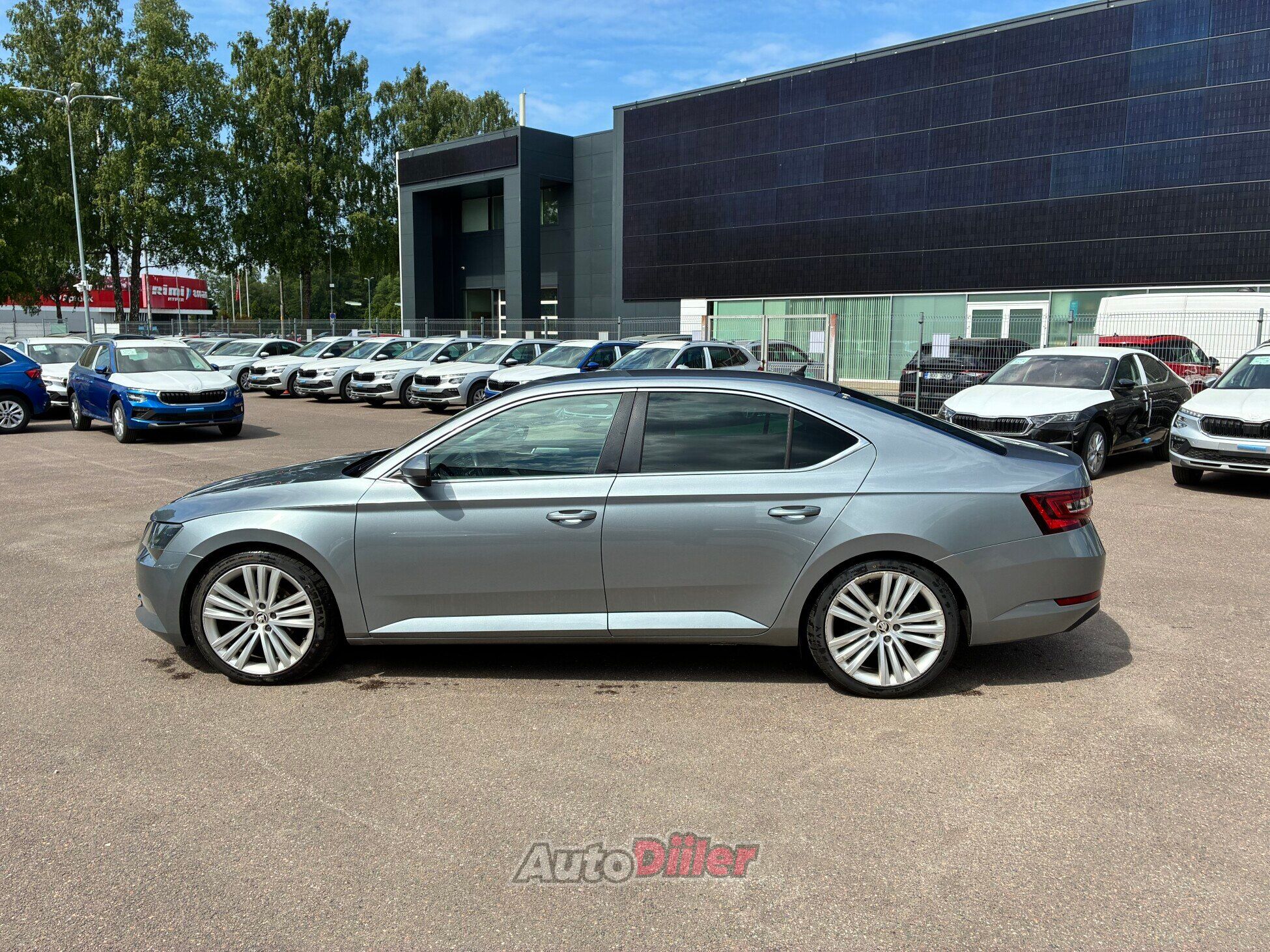 Skoda Superb Elegance plus 2.0 110kW 2015, kuva 6/10