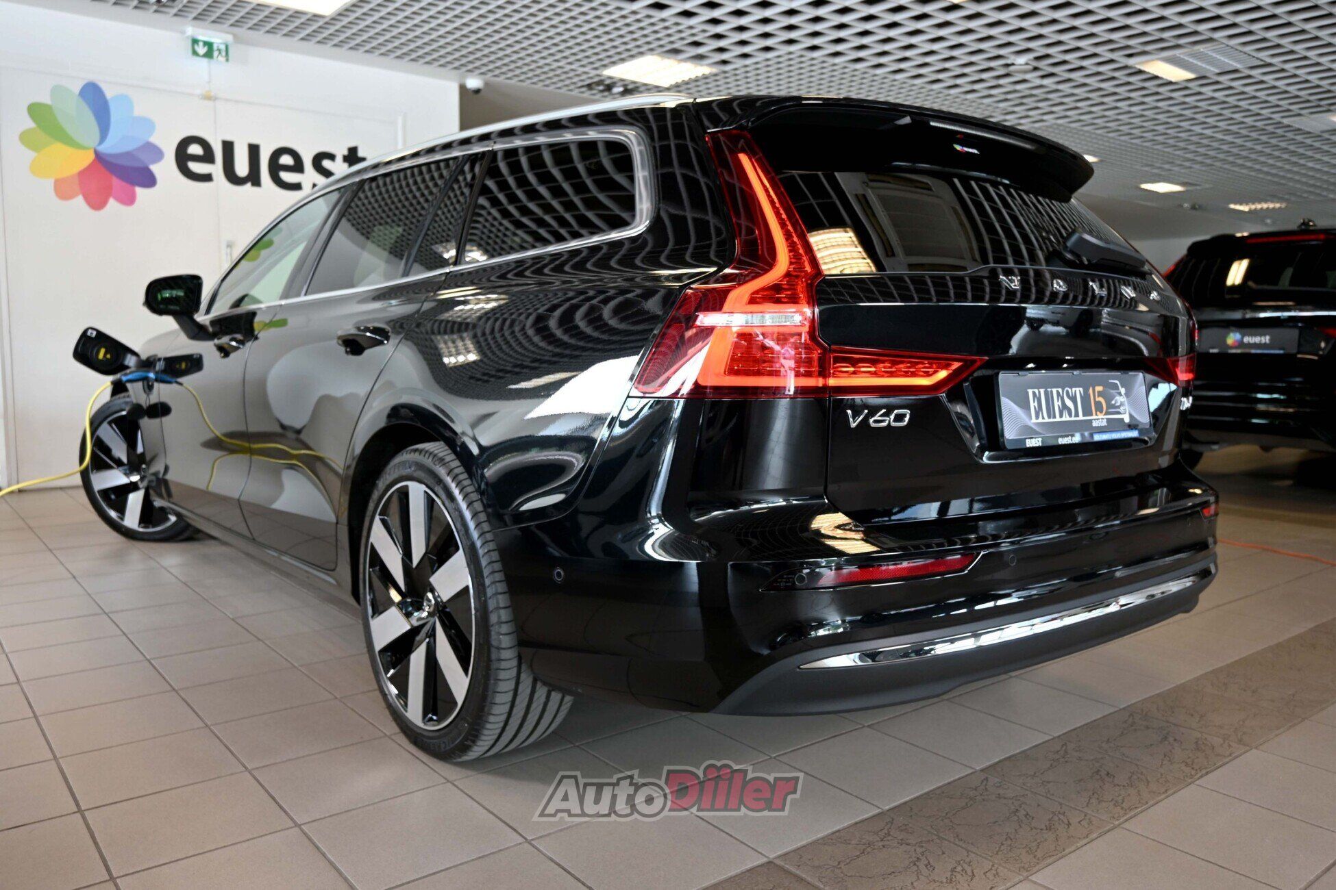 Volvo V60 2025, kuva 3/10