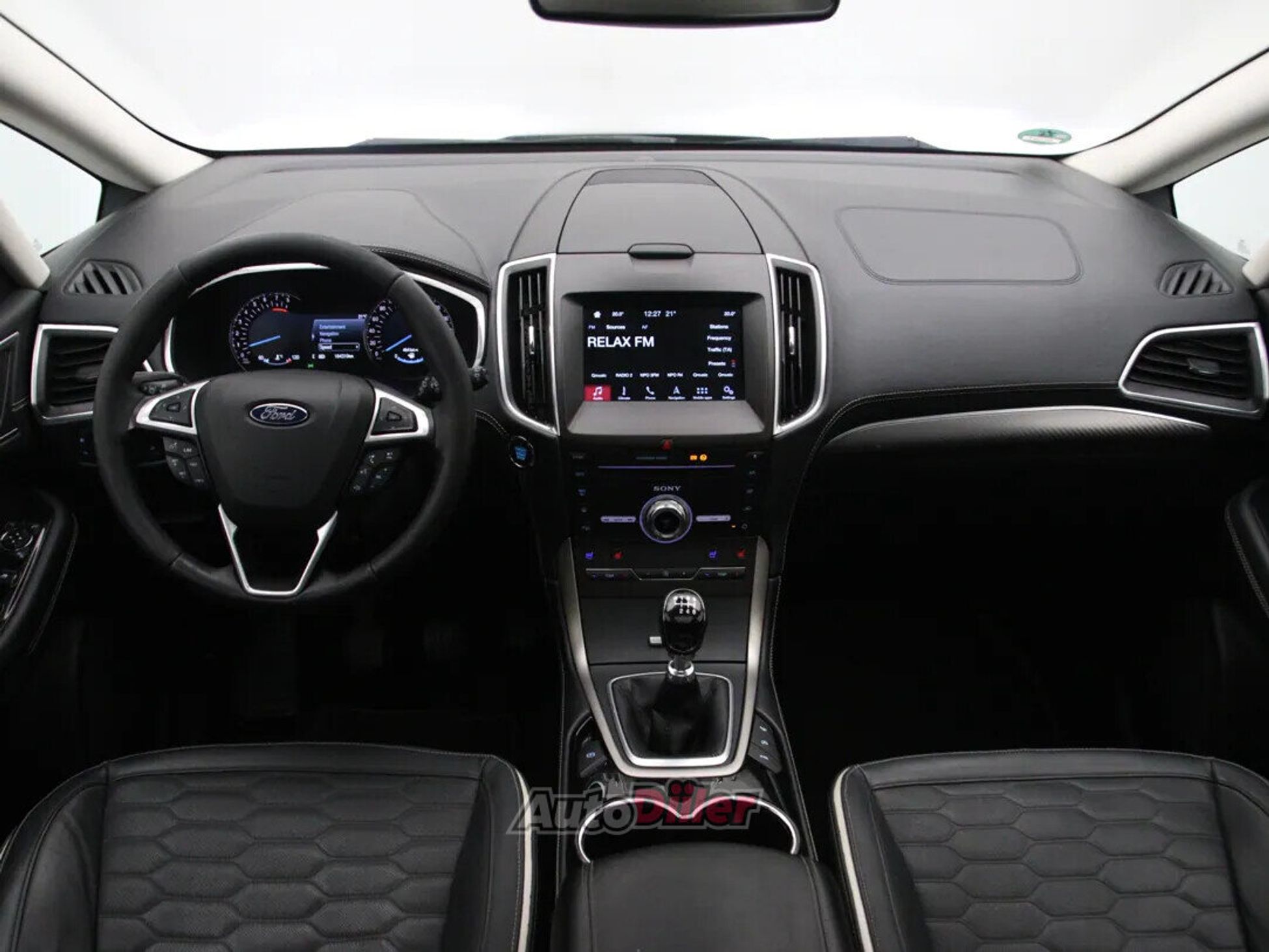 Ford S-Max Vignale 1.5 118kW 2017, kuva 2/10