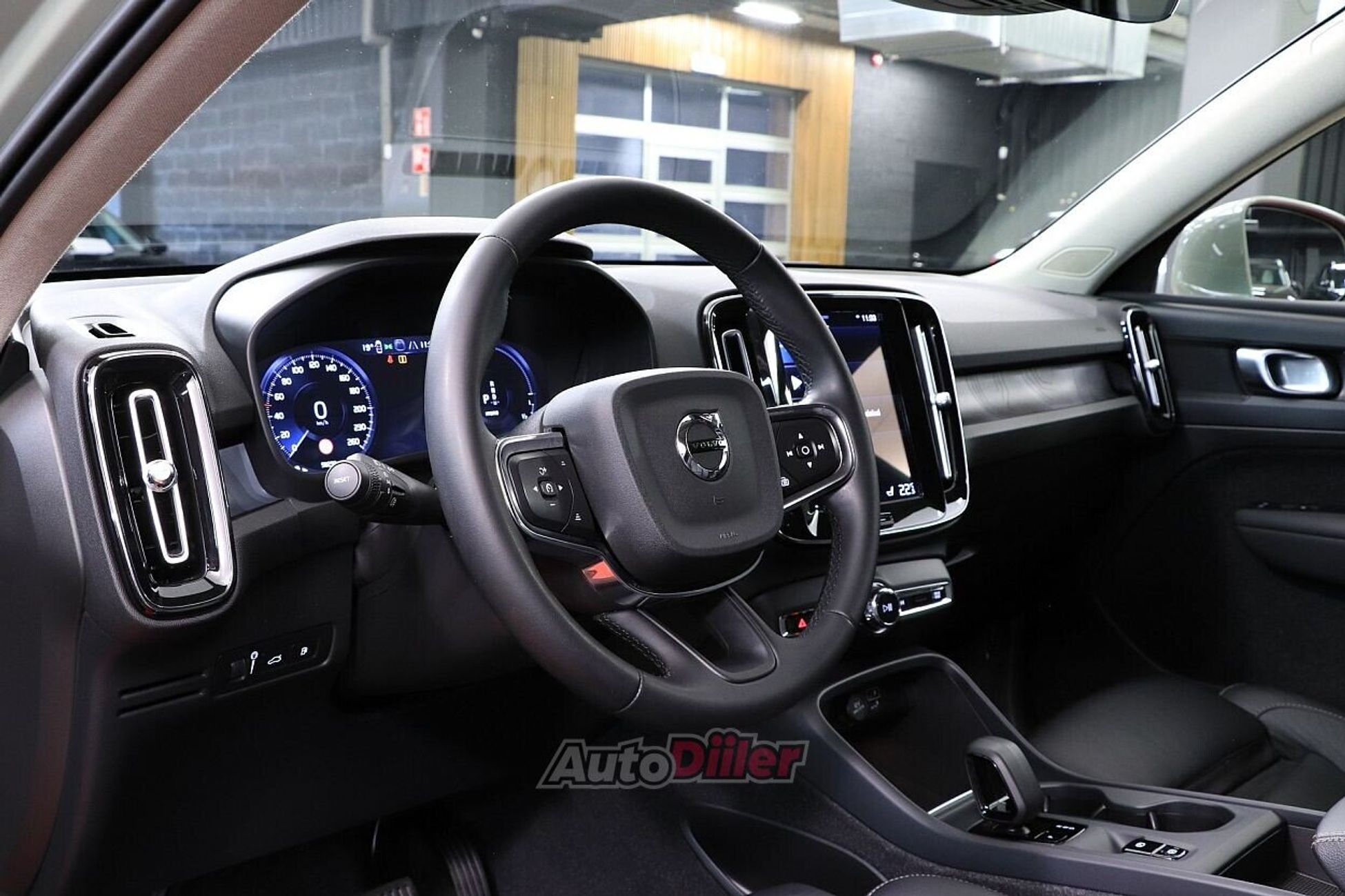 Volvo XC40 2023, kuva 7/10