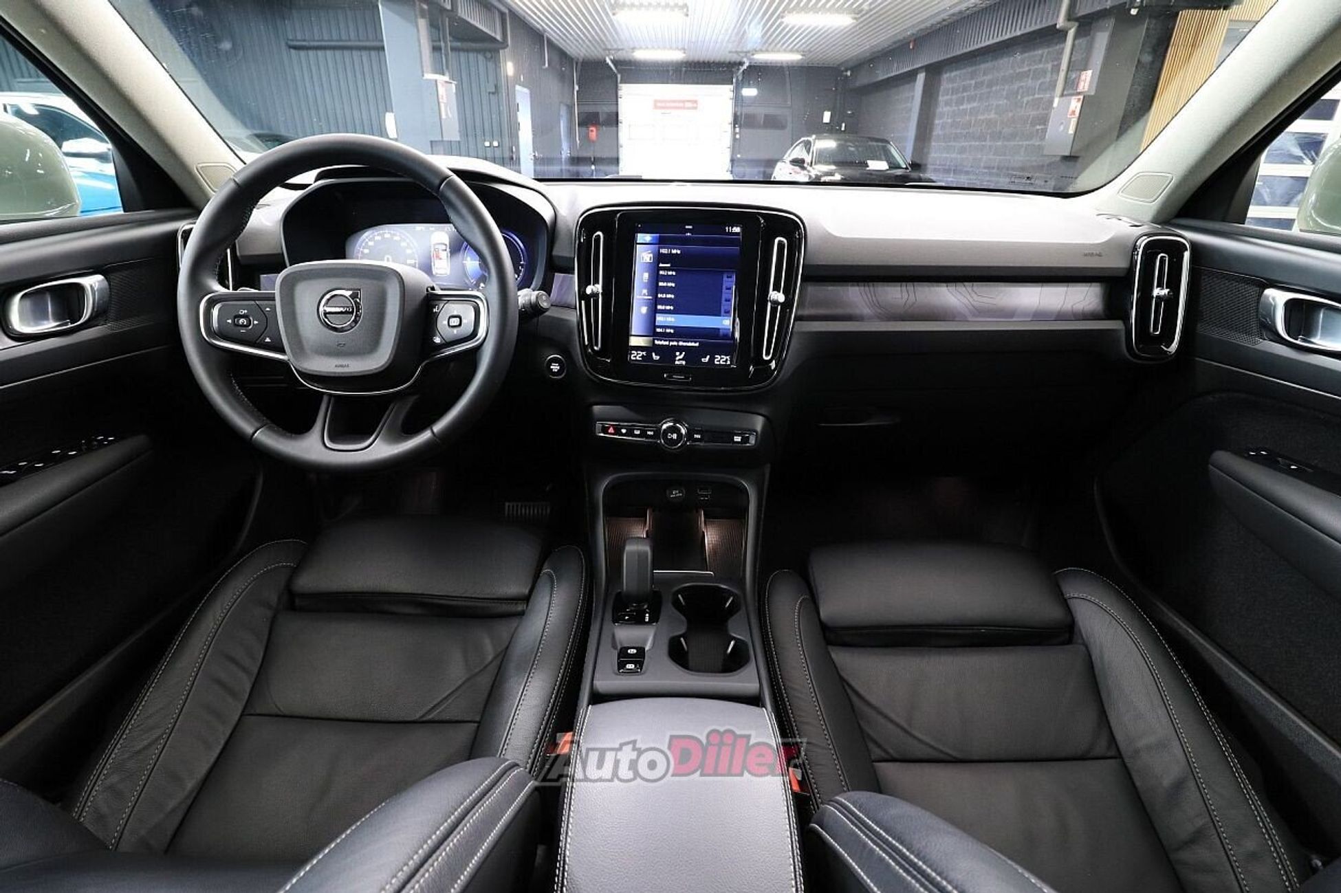 Volvo XC40 2023, kuva 6/10