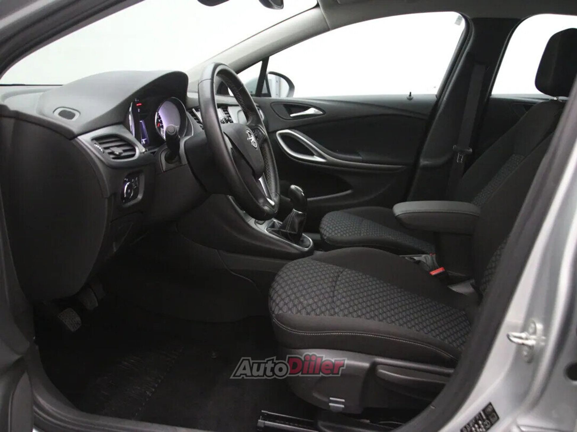 Opel Astra Edition 1.6 81kW 2018, kuva 4/10