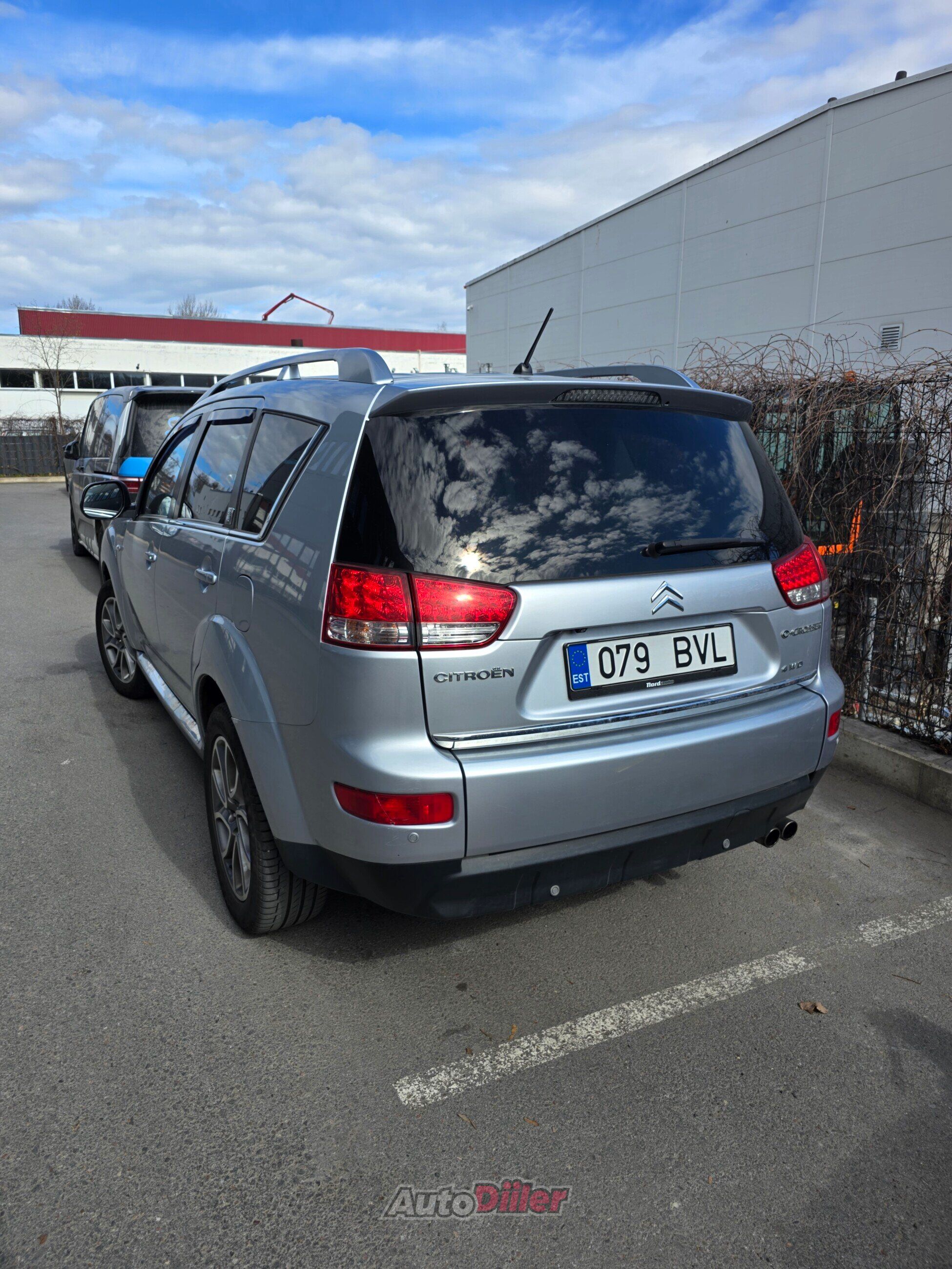 Citroen C-Crosser 2.2 2012, photo 2/4