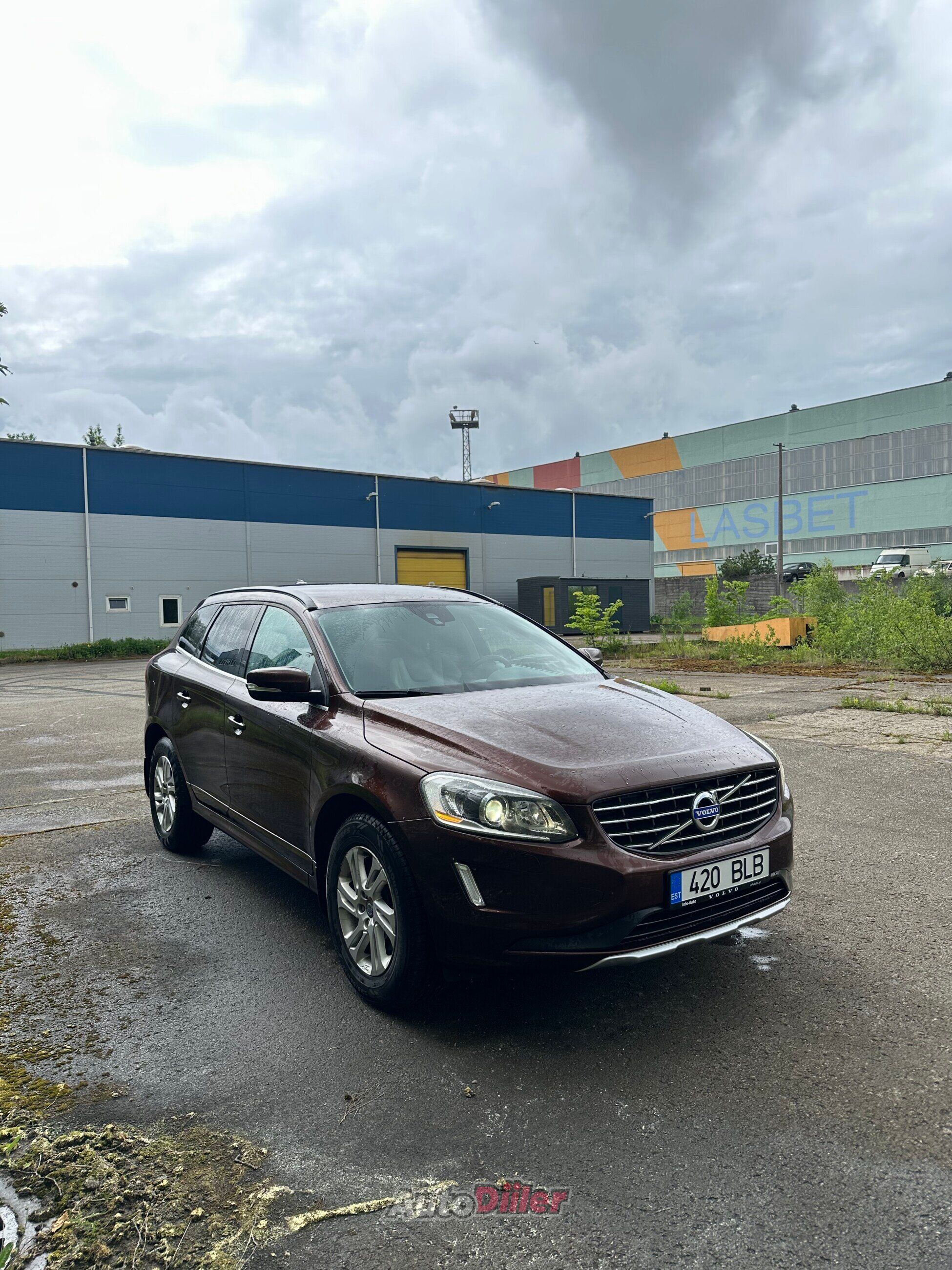 Volvo XC60 2.4 133kW 2013, photo 2/8