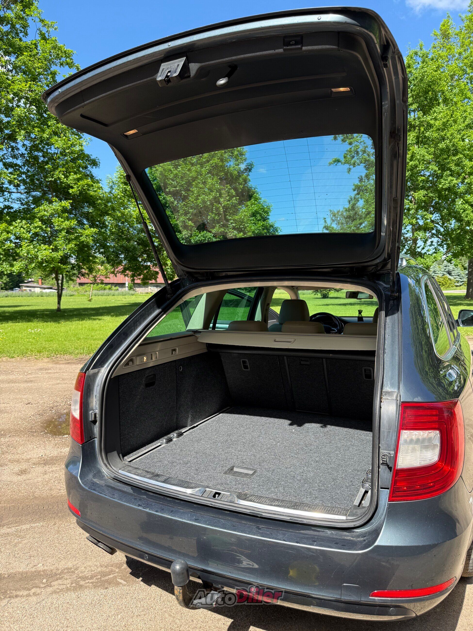 Skoda Superb 2.0 125kW 2014, kuva 7/10