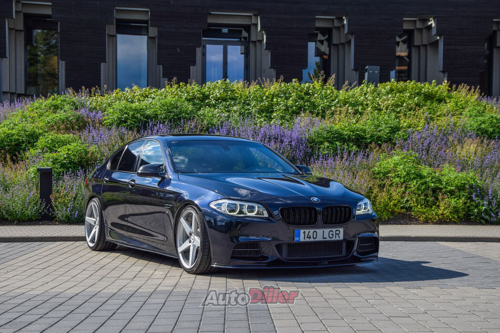 BMW M550